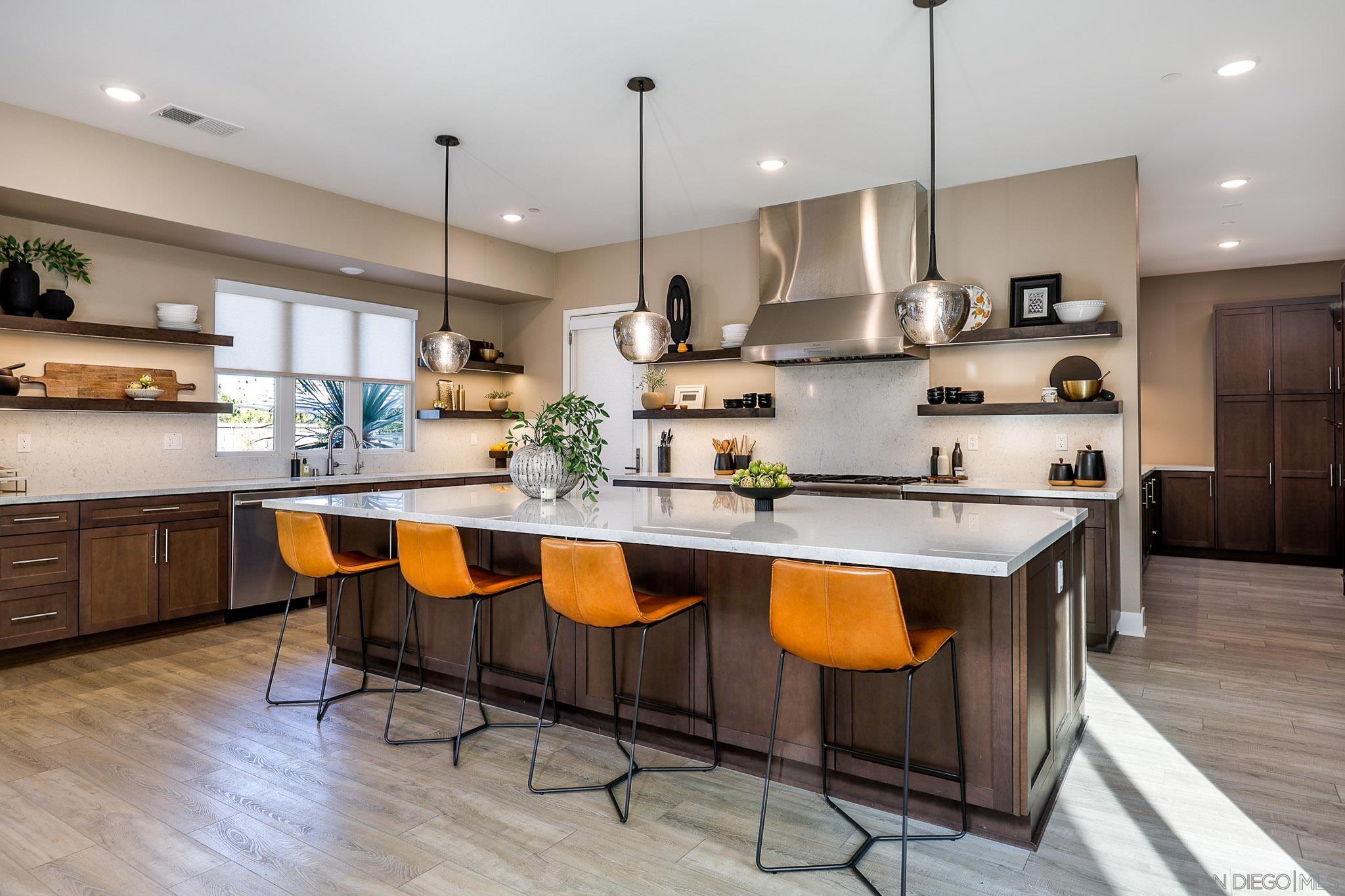 Detail Gallery Image 4 of 57 For 5300  Sweetwater Trl, San Diego,  CA 92130 - 5 Beds | 5/1 Baths