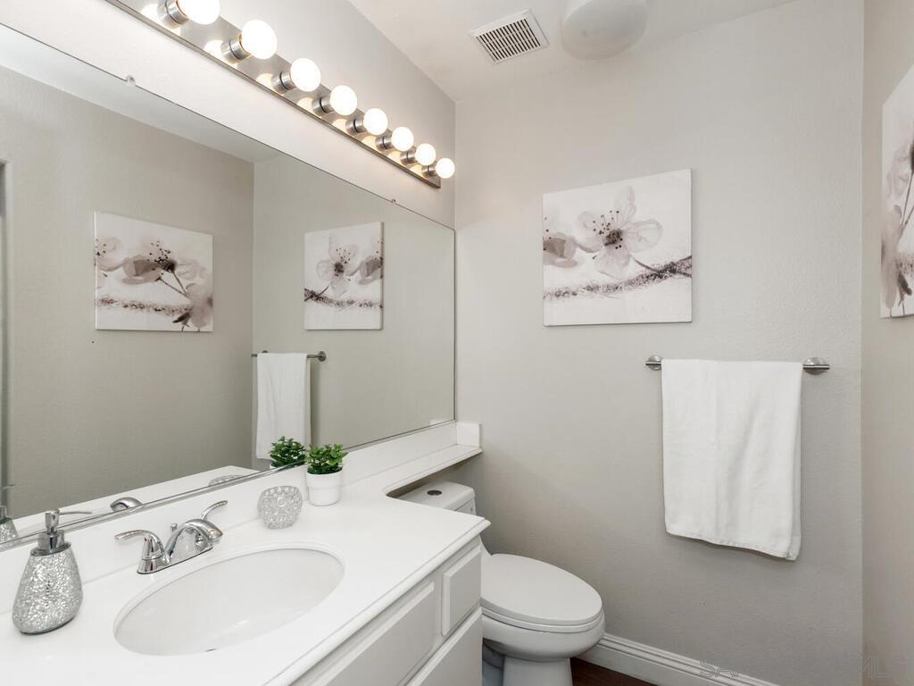 Detail Gallery Image 8 of 30 For 417  Sanibelle Circle  #91,  Chula Vista,  CA 91910 - 3 Beds | 3 Baths