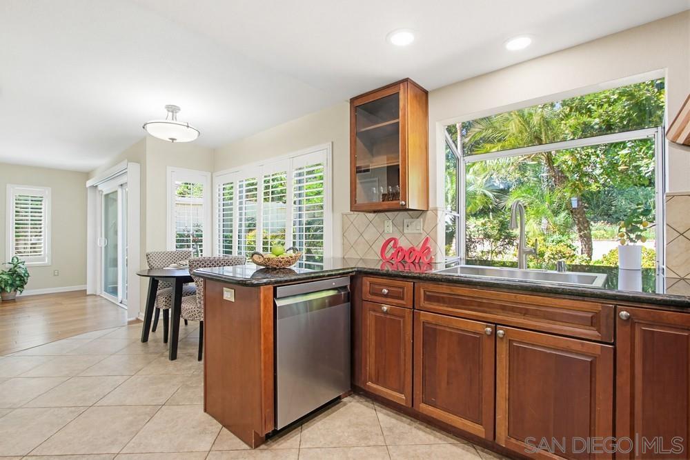 Detail Gallery Image 13 of 50 For 9534  Vervain St, San Diego,  CA 92129 - 4 Beds | 3 Baths