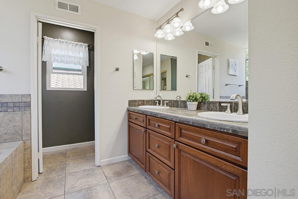 Detail Gallery Image 33 of 50 For 9534  Vervain St, San Diego,  CA 92129 - 4 Beds | 3 Baths