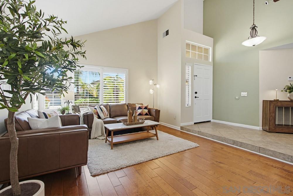 Detail Gallery Image 7 of 50 For 9534  Vervain St, San Diego,  CA 92129 - 4 Beds | 3 Baths