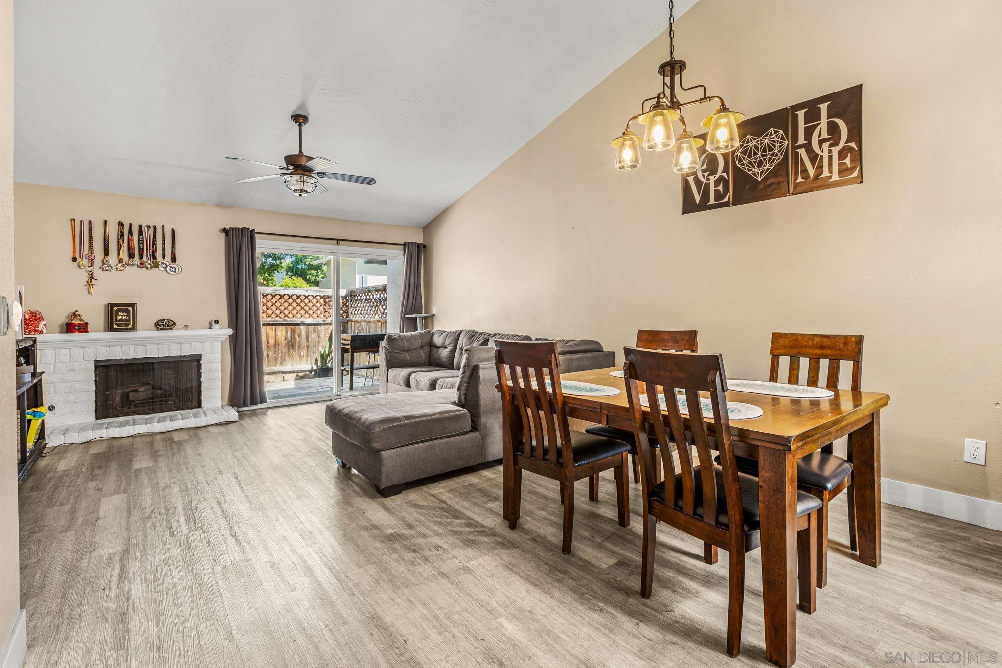 Detail Gallery Image 11 of 26 For 2427  Turnbridge Gln, Escondido,  CA 92027 - 2 Beds | 2 Baths