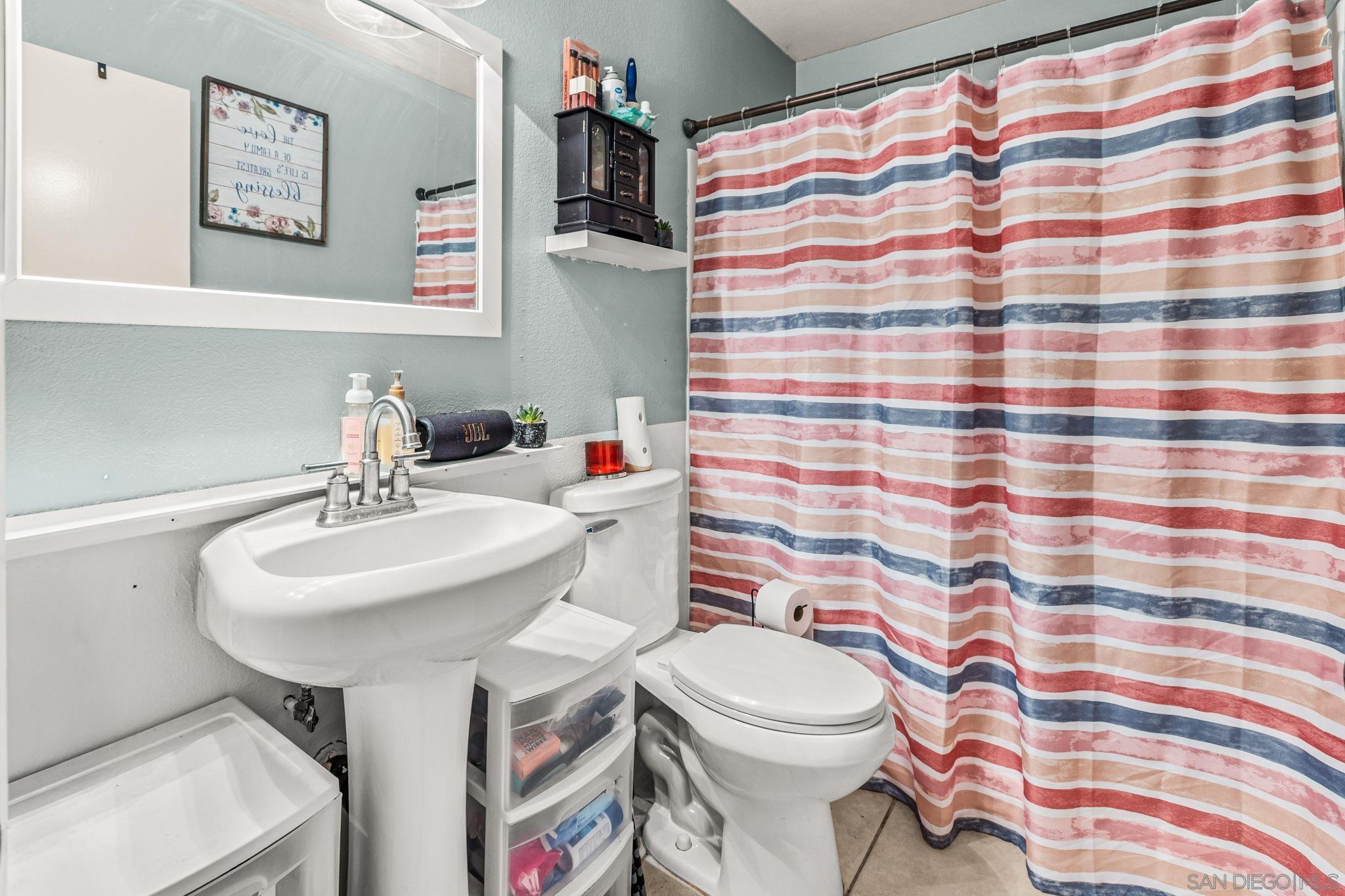 Detail Gallery Image 18 of 26 For 2427  Turnbridge Gln, Escondido,  CA 92027 - 2 Beds | 2 Baths