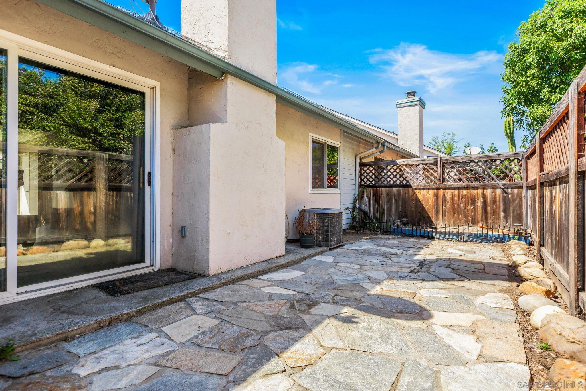 Detail Gallery Image 22 of 26 For 2427  Turnbridge Gln, Escondido,  CA 92027 - 2 Beds | 2 Baths