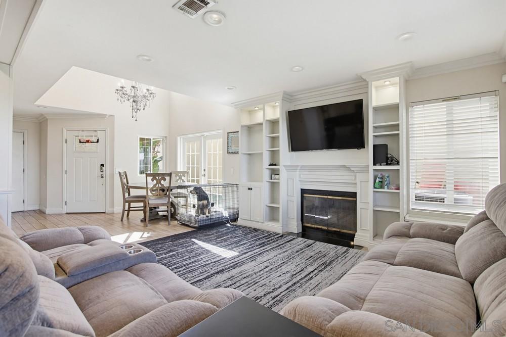 Detail Gallery Image 3 of 27 For 746  Granite Hills Circle, El Cajon,  CA 92019 - 3 Beds | 2/1 Baths