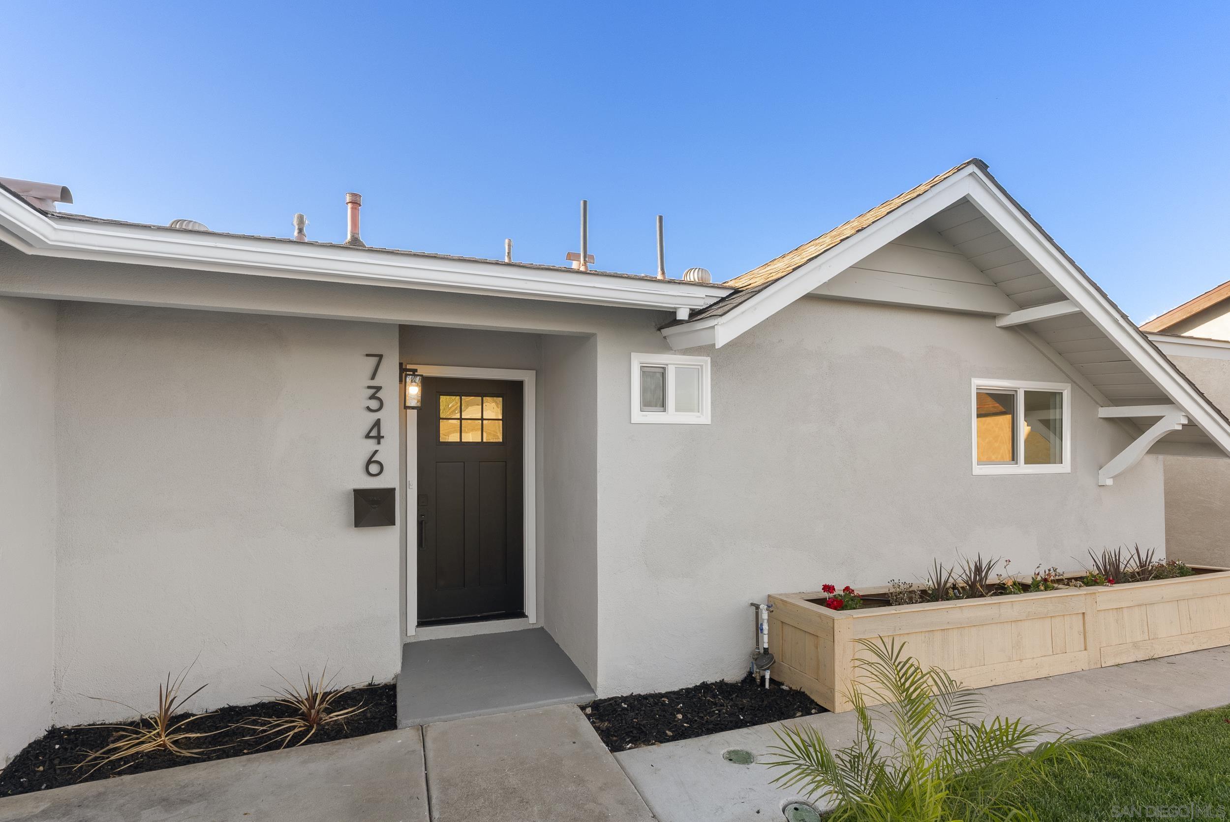 Detail Gallery Image 9 of 39 For 7346  Hightree, San Diego,  CA 92114 - 3 Beds | 2 Baths