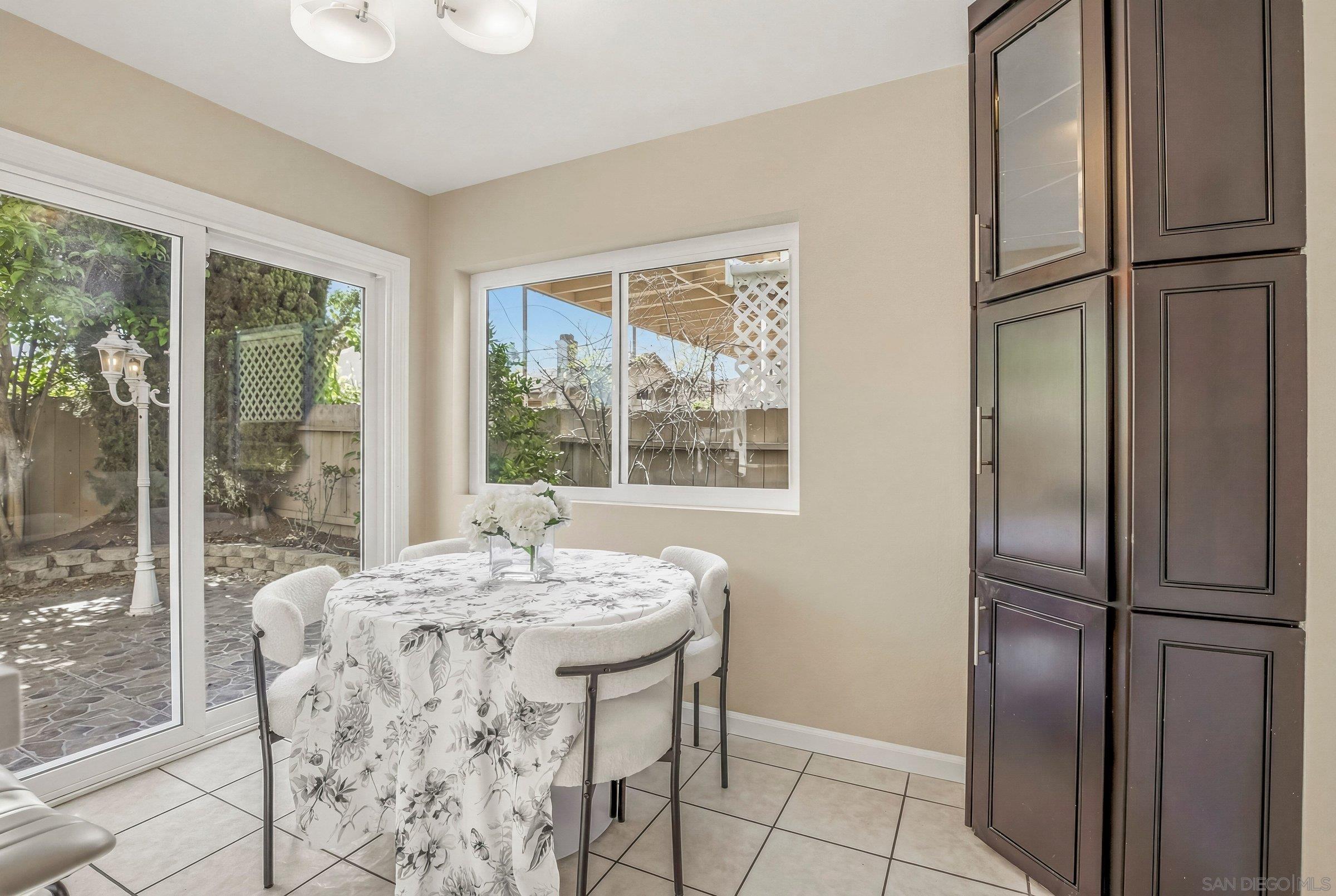 Detail Gallery Image 13 of 30 For 13354  Darview, San Diego,  CA 92129 - 5 Beds | 3 Baths