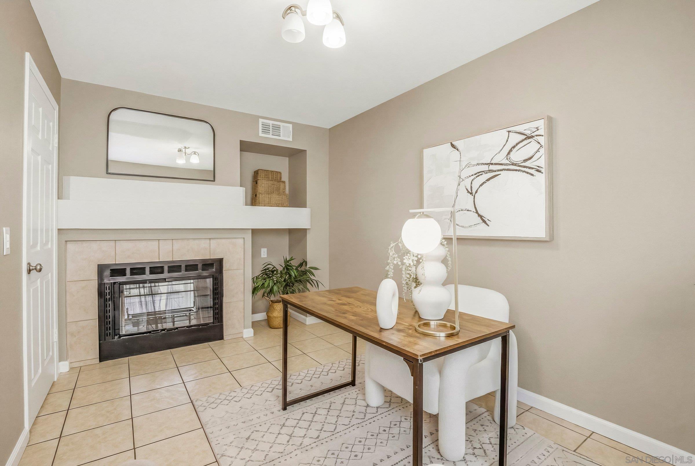 Detail Gallery Image 15 of 30 For 13354  Darview, San Diego,  CA 92129 - 5 Beds | 3 Baths