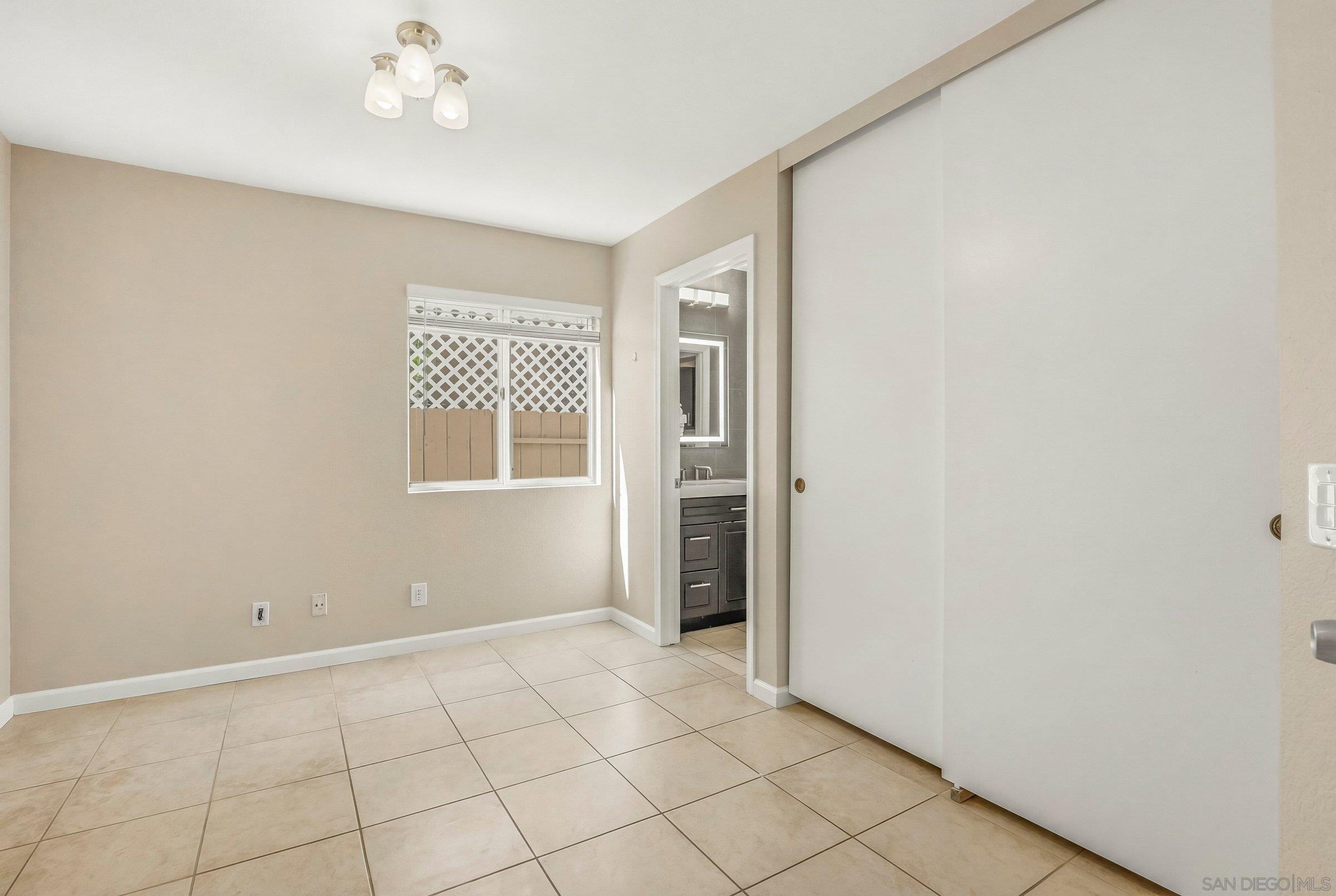 Detail Gallery Image 16 of 30 For 13354  Darview, San Diego,  CA 92129 - 5 Beds | 3 Baths