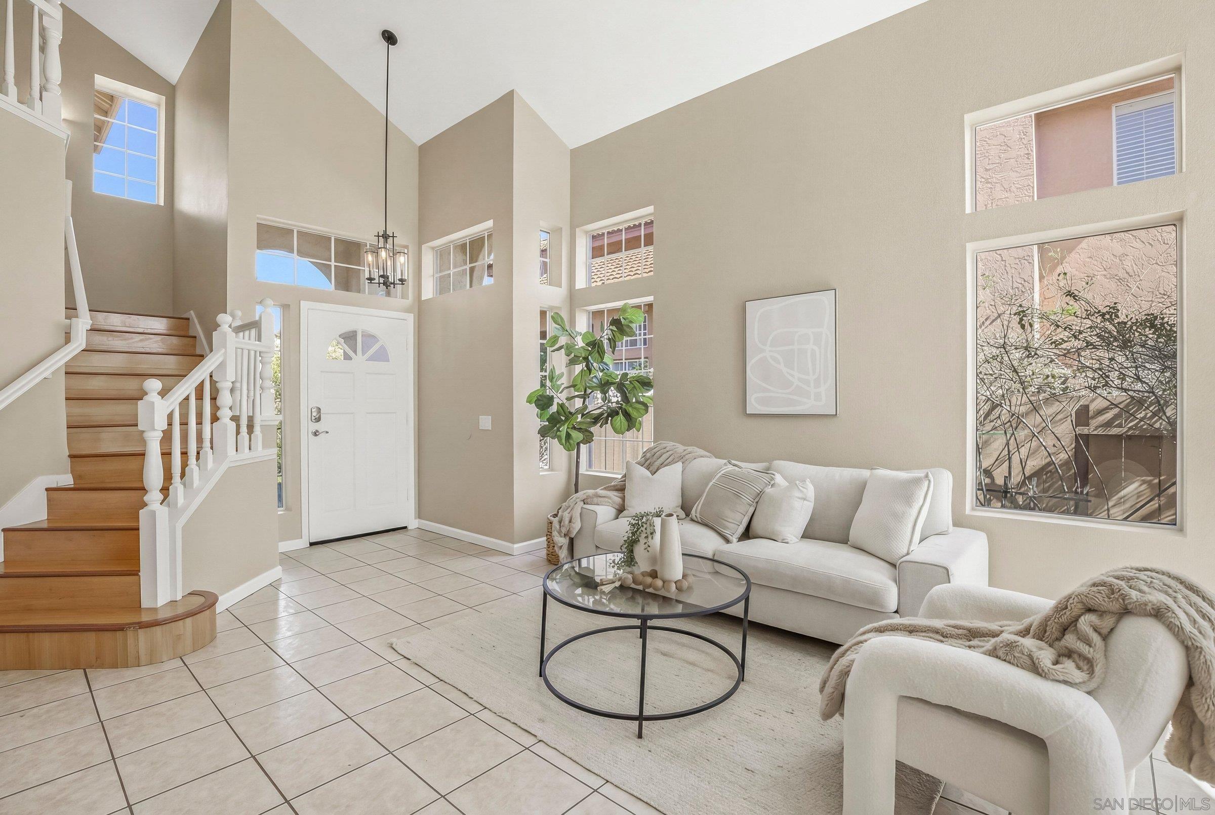 Detail Gallery Image 4 of 30 For 13354  Darview, San Diego,  CA 92129 - 5 Beds | 3 Baths