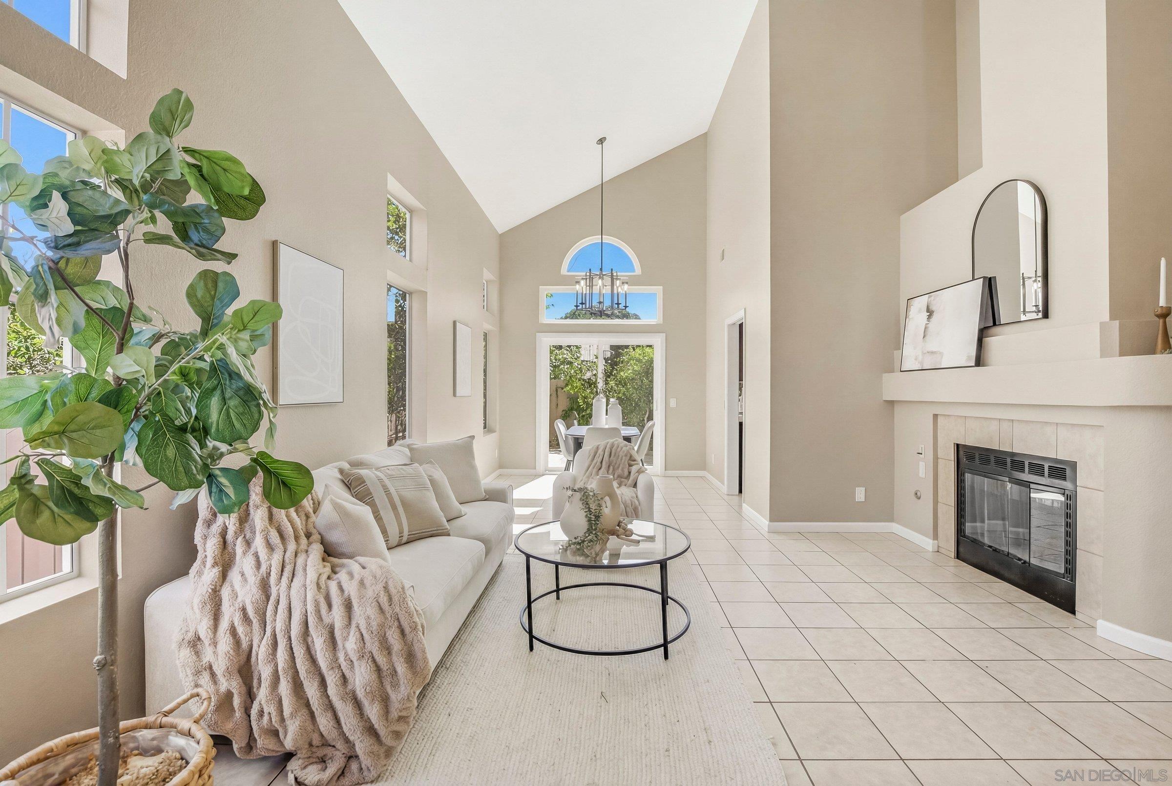 Detail Gallery Image 7 of 30 For 13354  Darview, San Diego,  CA 92129 - 5 Beds | 3 Baths