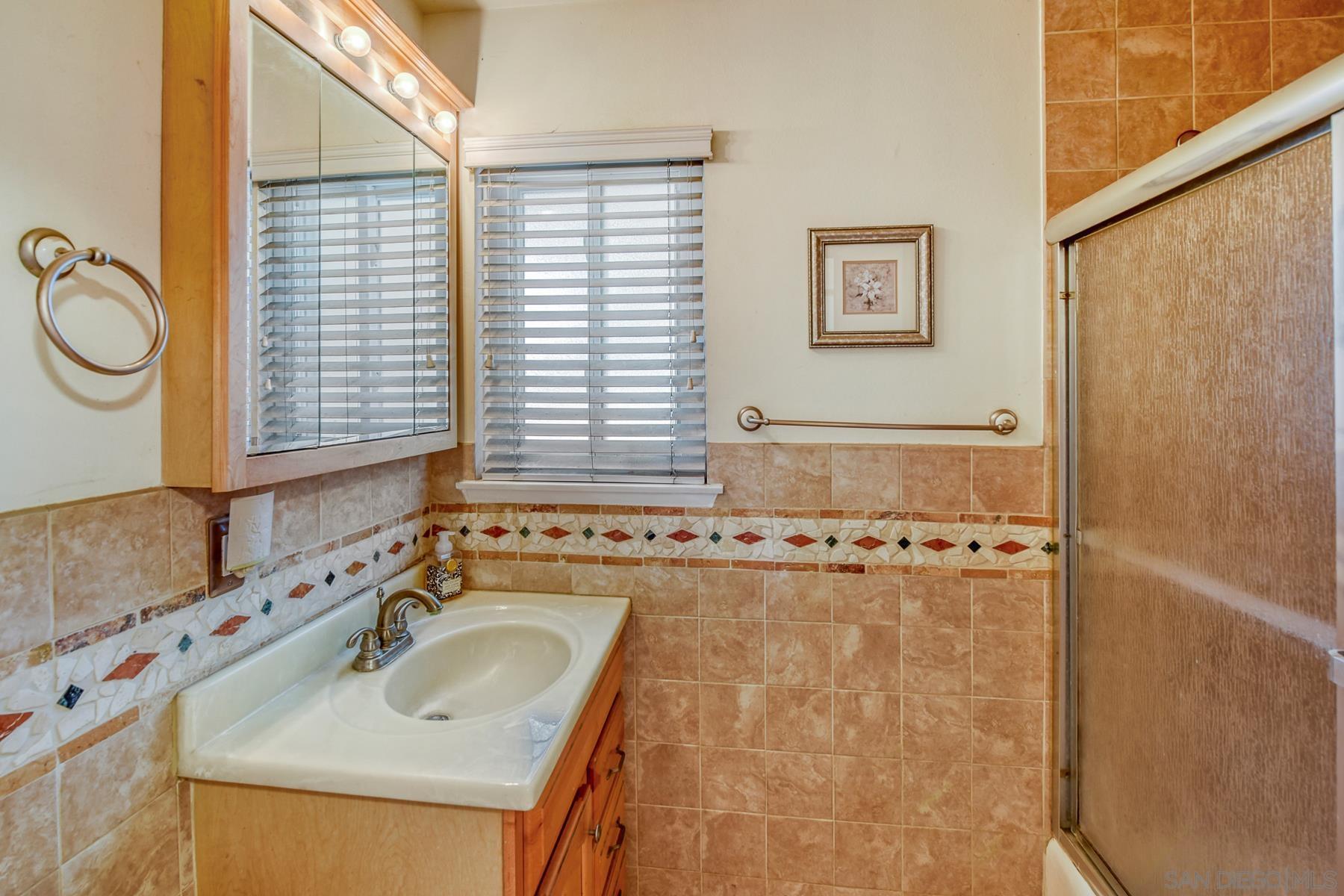 Detail Gallery Image 15 of 24 For 8376  Mono Lake Dr, San Diego,  CA 92119 - 3 Beds | 2 Baths