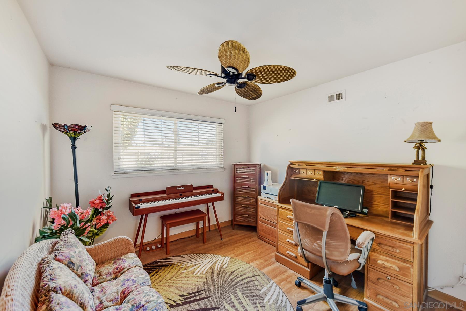 Detail Gallery Image 19 of 24 For 8376  Mono Lake Dr, San Diego,  CA 92119 - 3 Beds | 2 Baths