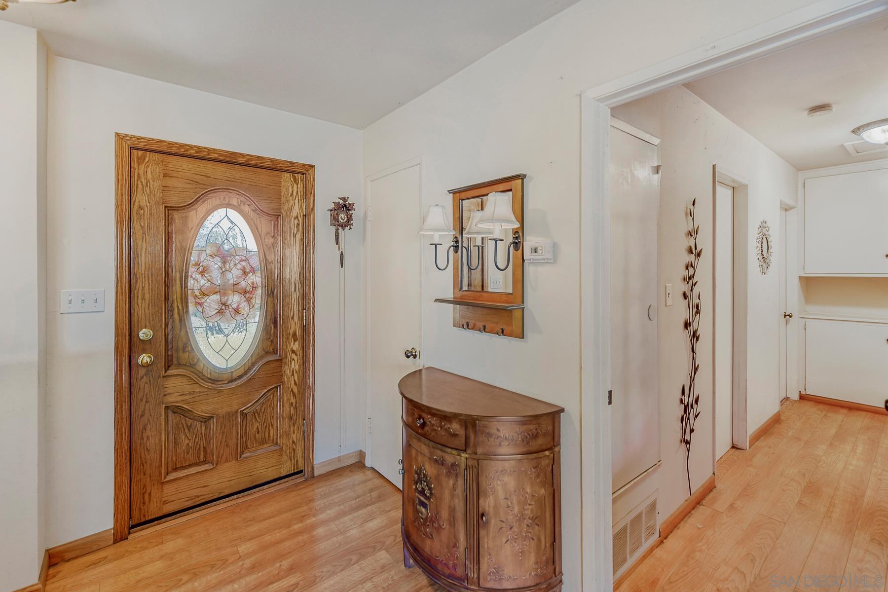 Detail Gallery Image 3 of 24 For 8376  Mono Lake Dr, San Diego,  CA 92119 - 3 Beds | 2 Baths