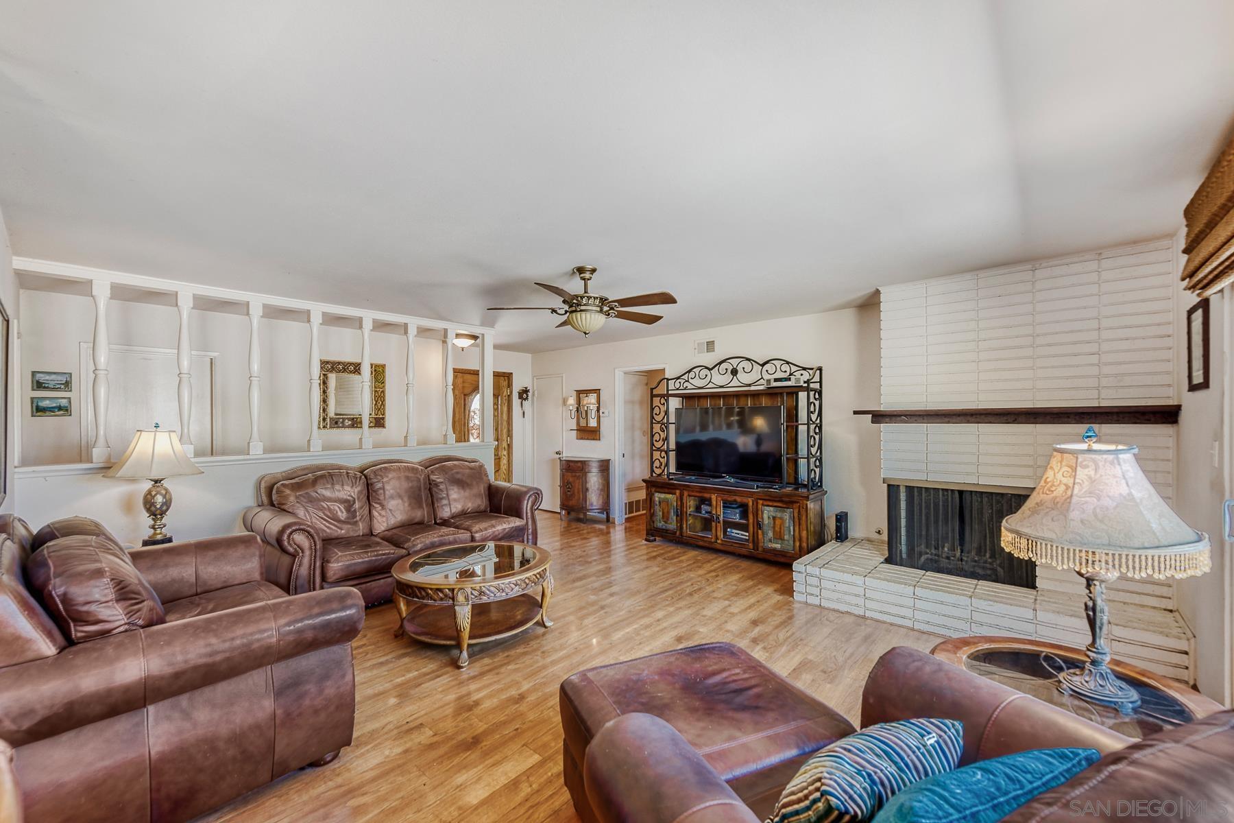 Detail Gallery Image 4 of 24 For 8376  Mono Lake Dr, San Diego,  CA 92119 - 3 Beds | 2 Baths