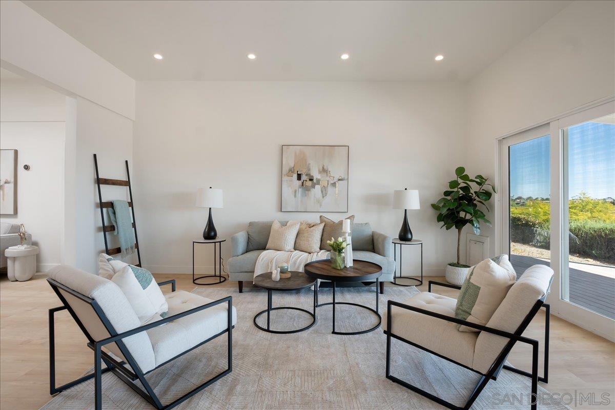 Detail Gallery Image 14 of 47 For 3027  Hunrichs Way, San Diego,  CA 92117 - 4 Beds | 2/1 Baths