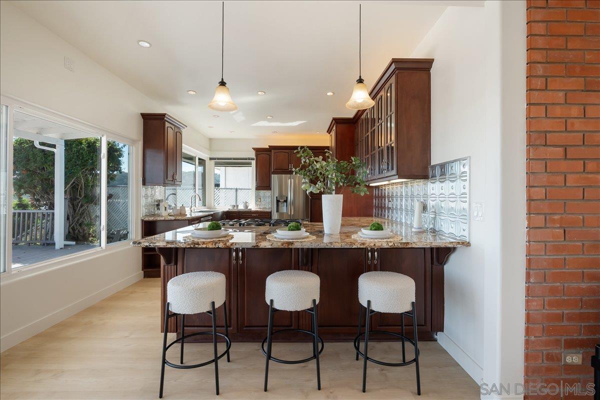 Detail Gallery Image 16 of 47 For 3027  Hunrichs Way, San Diego,  CA 92117 - 4 Beds | 2/1 Baths