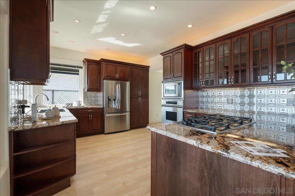 Detail Gallery Image 17 of 47 For 3027  Hunrichs Way, San Diego,  CA 92117 - 4 Beds | 2/1 Baths