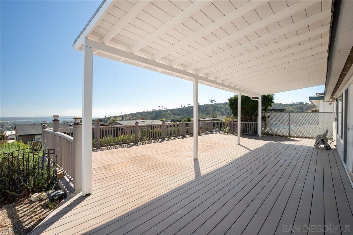 Detail Gallery Image 3 of 47 For 3027  Hunrichs Way, San Diego,  CA 92117 - 4 Beds | 2/1 Baths