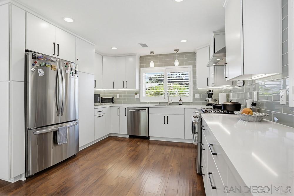 Detail Gallery Image 4 of 39 For 6390  Decanture St, San Diego,  CA 92120 - 4 Beds | 2 Baths