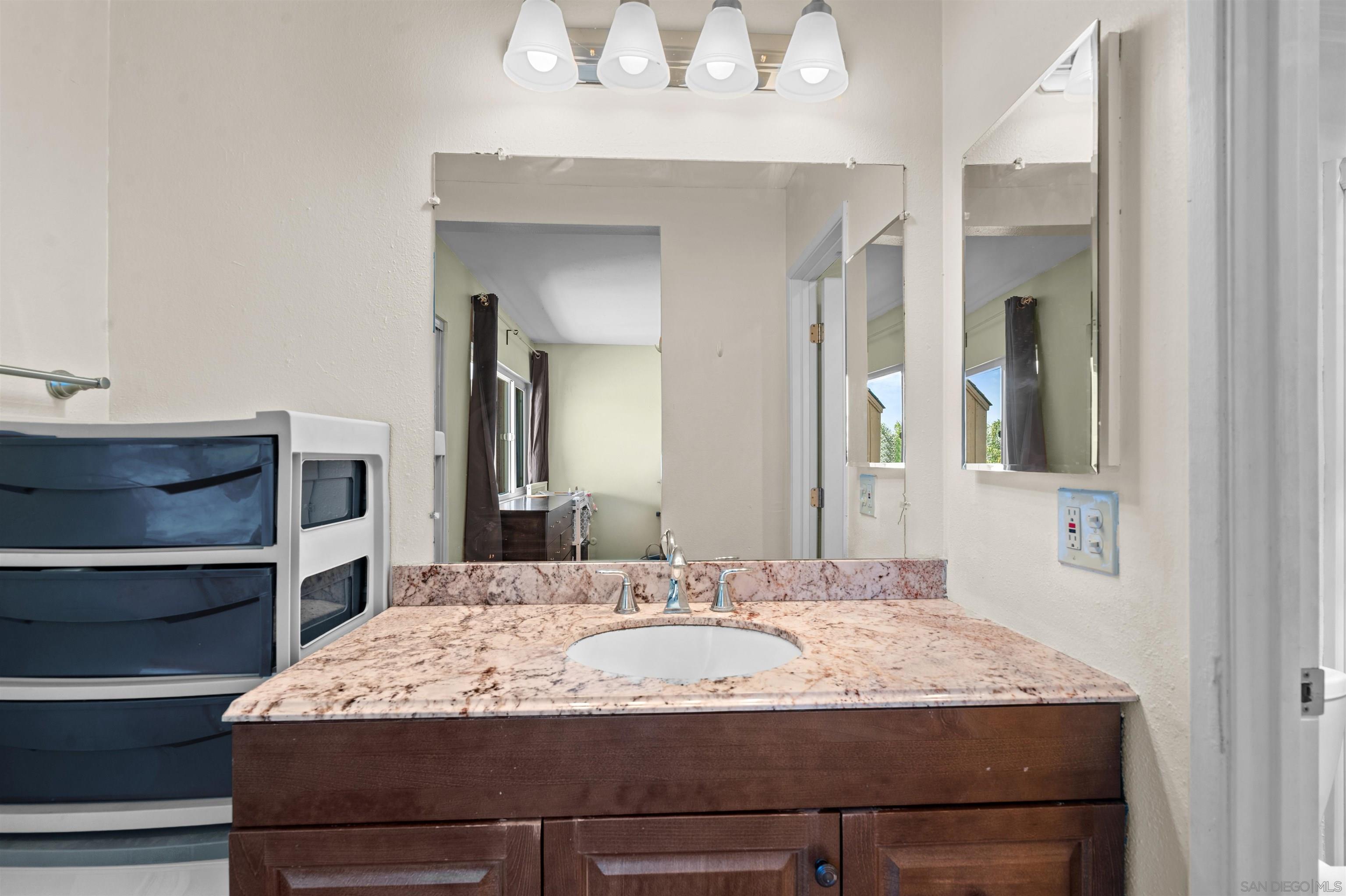Detail Gallery Image 11 of 25 For 8779  Lake Murray  #9,  San Diego,  CA 92119 - 3 Beds | 2 Baths