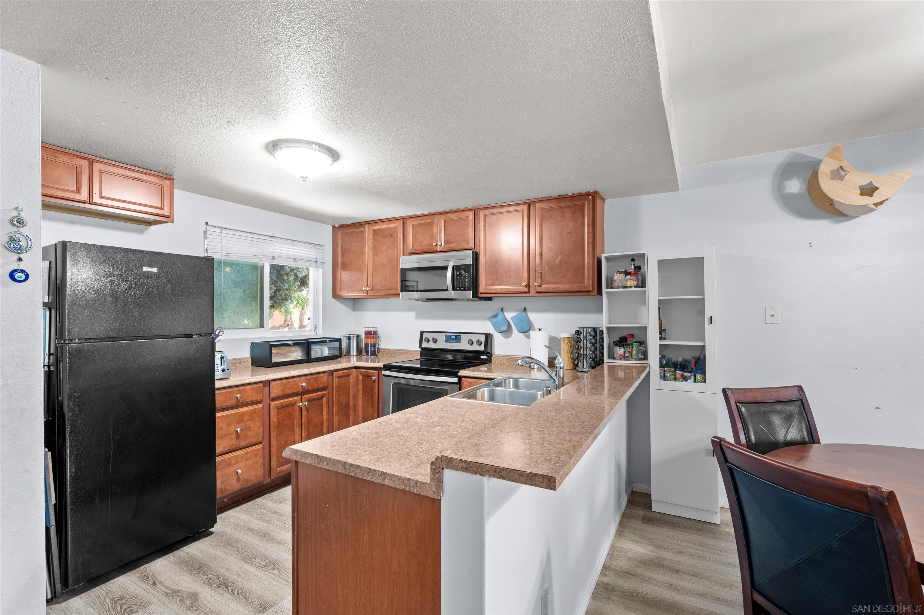 Detail Gallery Image 3 of 25 For 8779  Lake Murray  #9,  San Diego,  CA 92119 - 3 Beds | 2 Baths