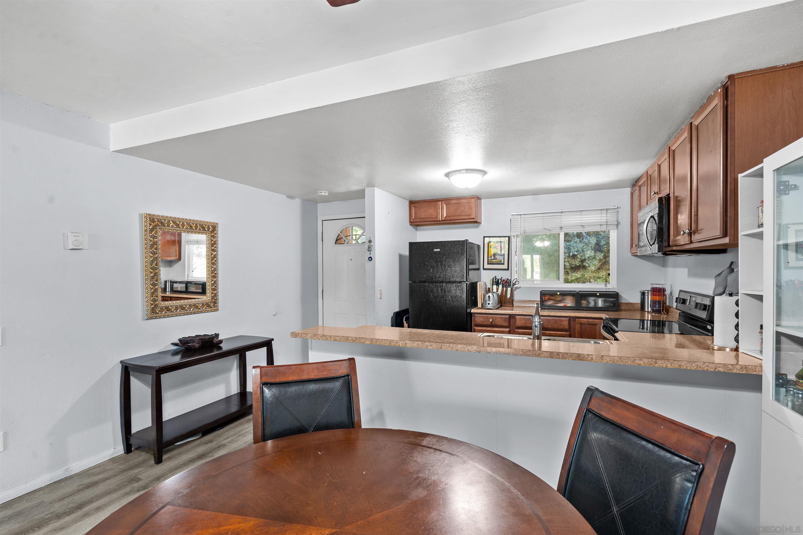 Detail Gallery Image 6 of 25 For 8779  Lake Murray  #9,  San Diego,  CA 92119 - 3 Beds | 2 Baths