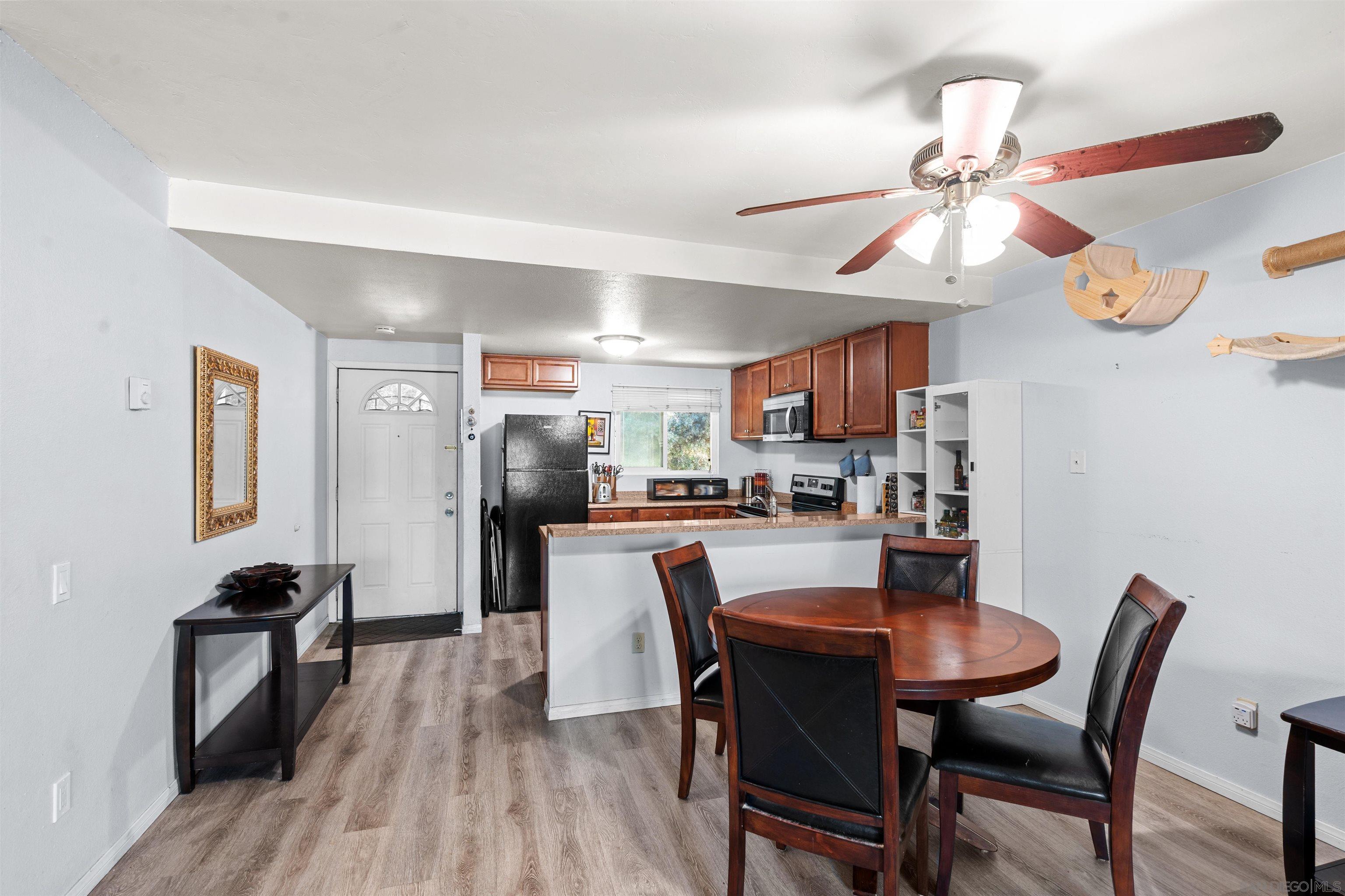 Detail Gallery Image 7 of 25 For 8779  Lake Murray  #9,  San Diego,  CA 92119 - 3 Beds | 2 Baths