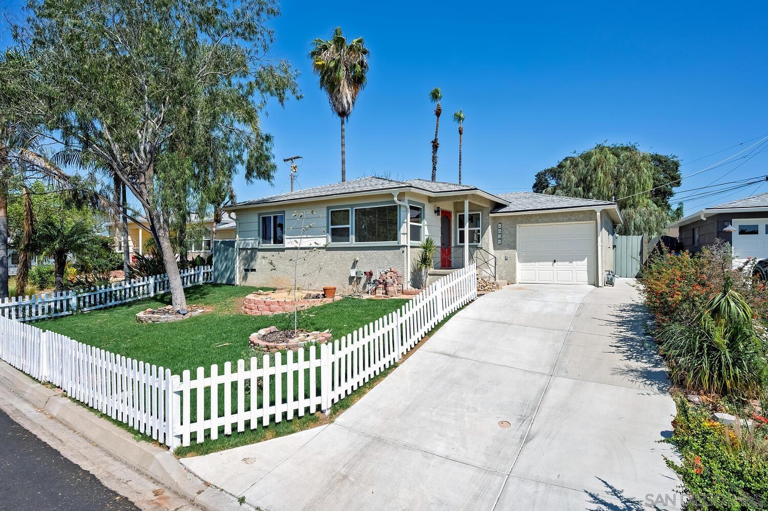 Detail Gallery Image 2 of 37 For 4635  Mataro Dr, San Diego,  CA 92115 - 2 Beds | 1 Baths