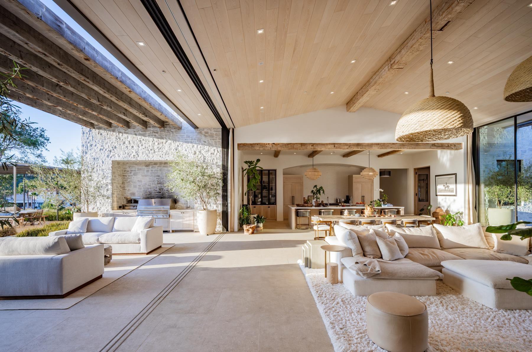 Detail Gallery Image 2 of 64 For 14783  Roxbury Terr., Rancho Santa Fe,  CA 92067 - 5 Beds | 5/3 Baths