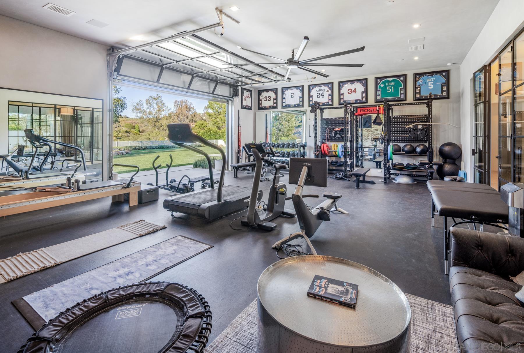 Detail Gallery Image 14 of 64 For 14783  Roxbury Terr., Rancho Santa Fe,  CA 92067 - 5 Beds | 5/3 Baths