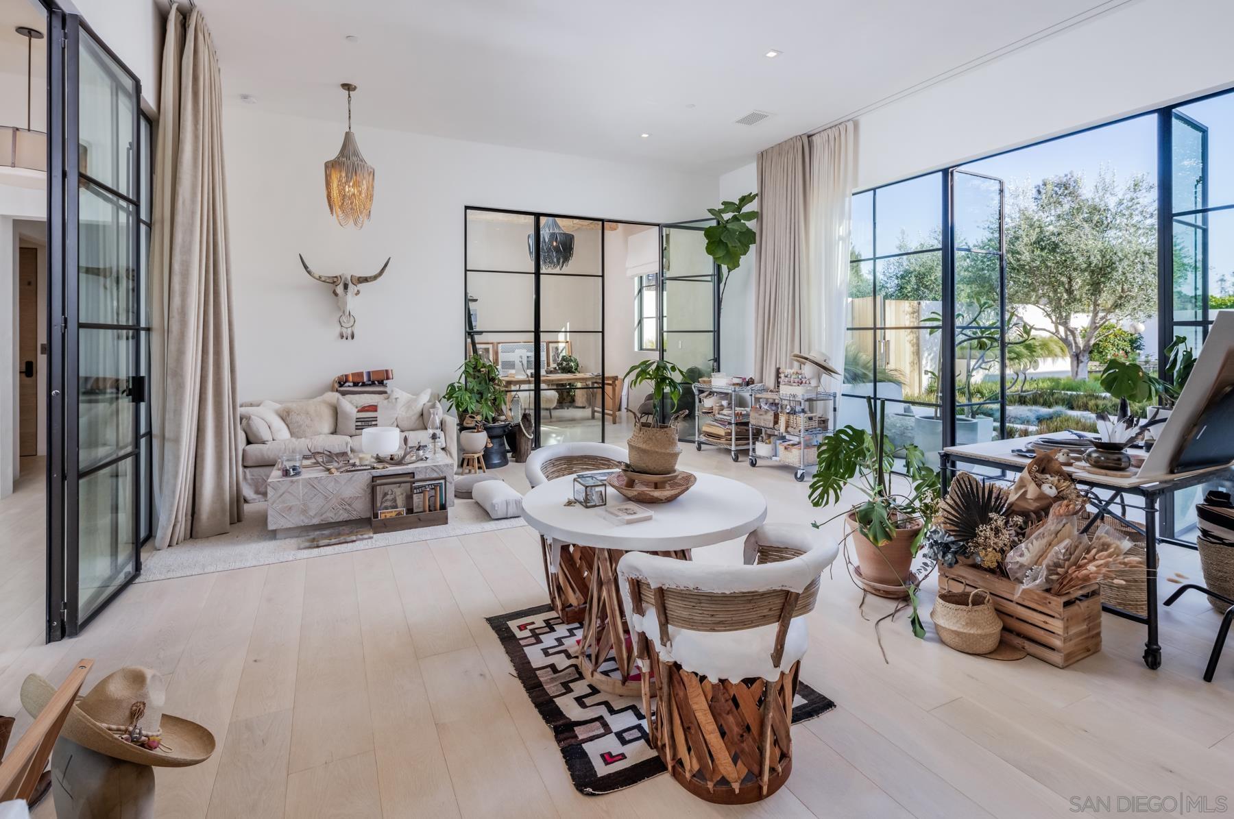 Detail Gallery Image 16 of 64 For 14783  Roxbury Terr., Rancho Santa Fe,  CA 92067 - 5 Beds | 5/3 Baths