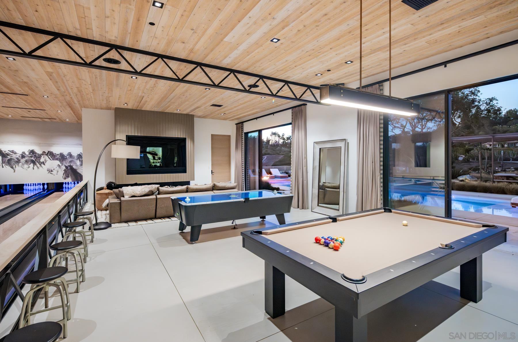 Detail Gallery Image 20 of 64 For 14783  Roxbury Terr., Rancho Santa Fe,  CA 92067 - 5 Beds | 5/3 Baths