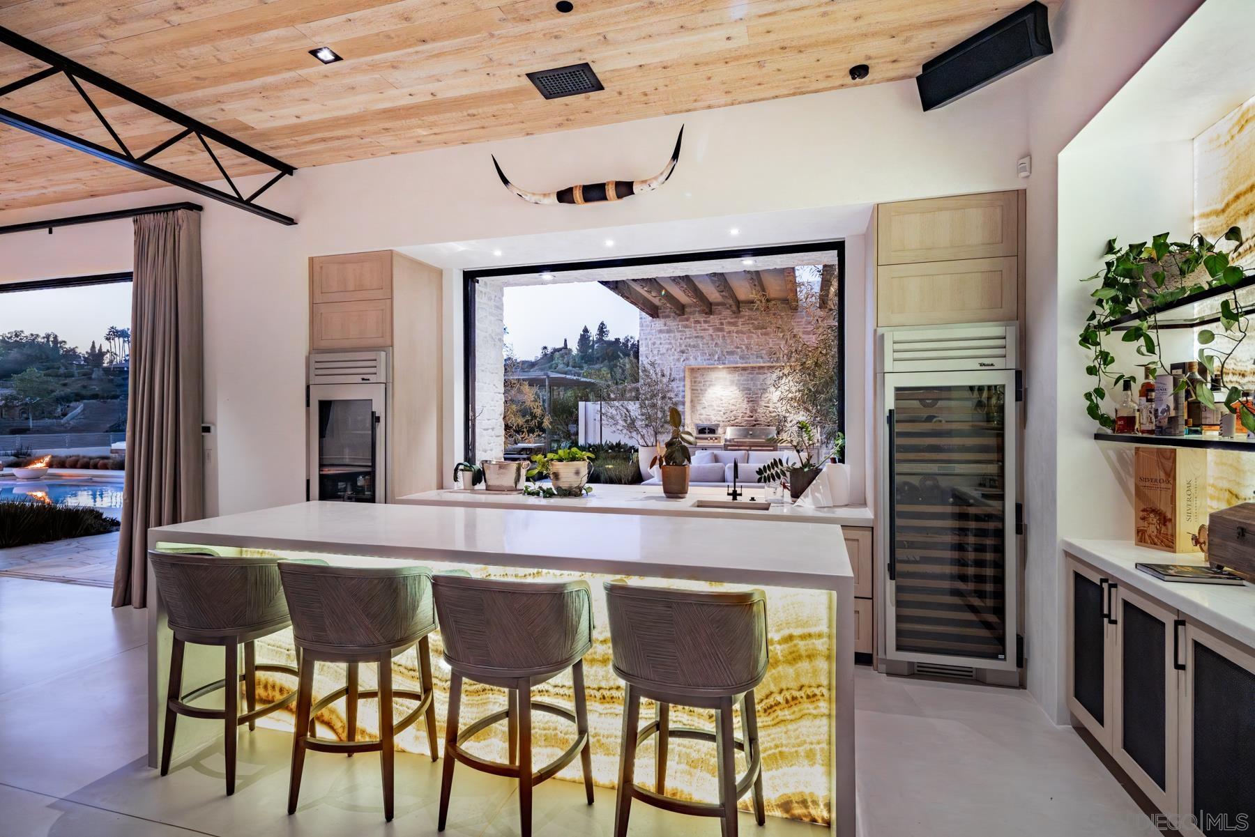 Detail Gallery Image 21 of 64 For 14783  Roxbury Terr., Rancho Santa Fe,  CA 92067 - 5 Beds | 5/3 Baths