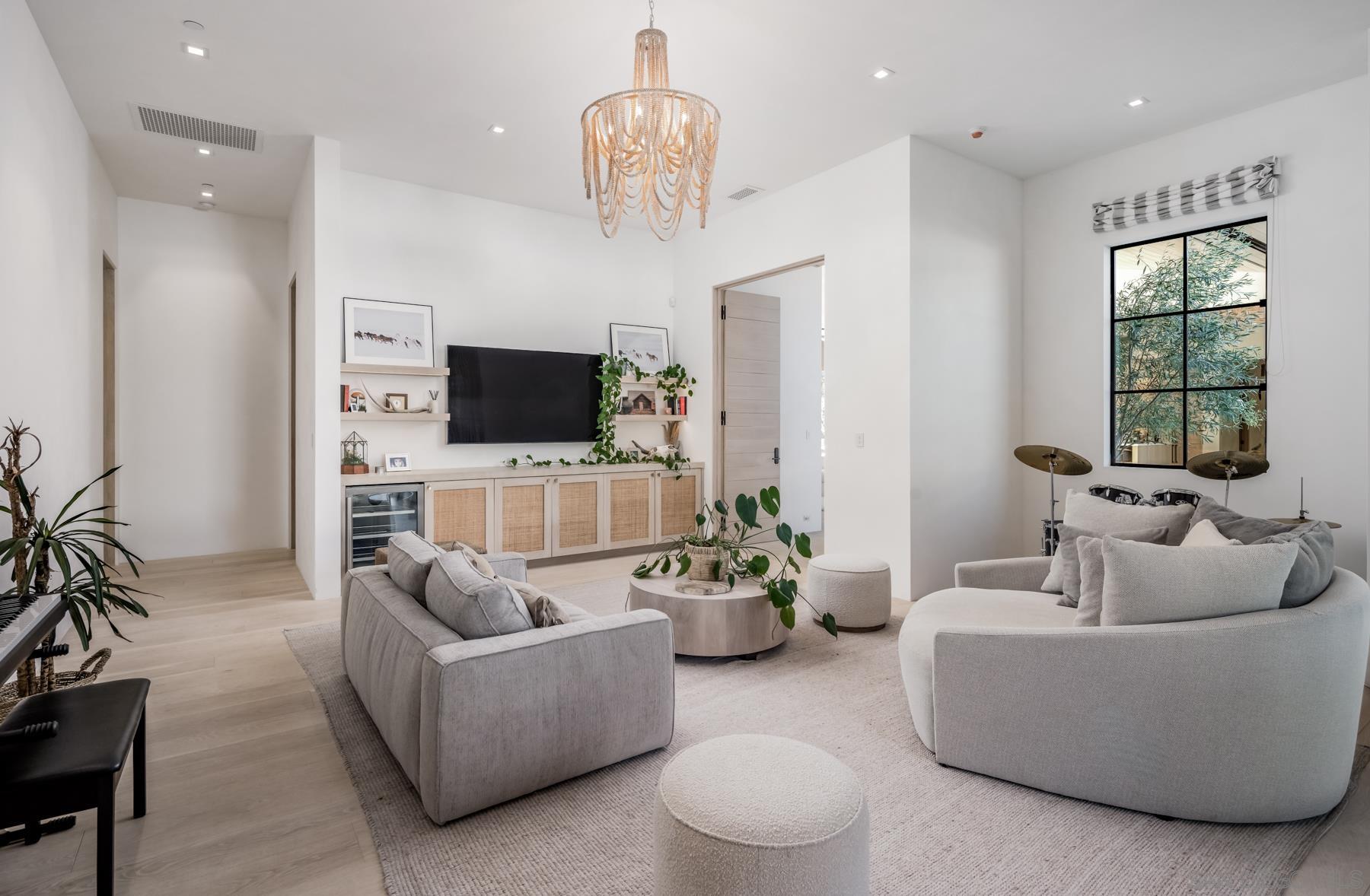 Detail Gallery Image 25 of 64 For 14783  Roxbury Terr., Rancho Santa Fe,  CA 92067 - 5 Beds | 5/3 Baths