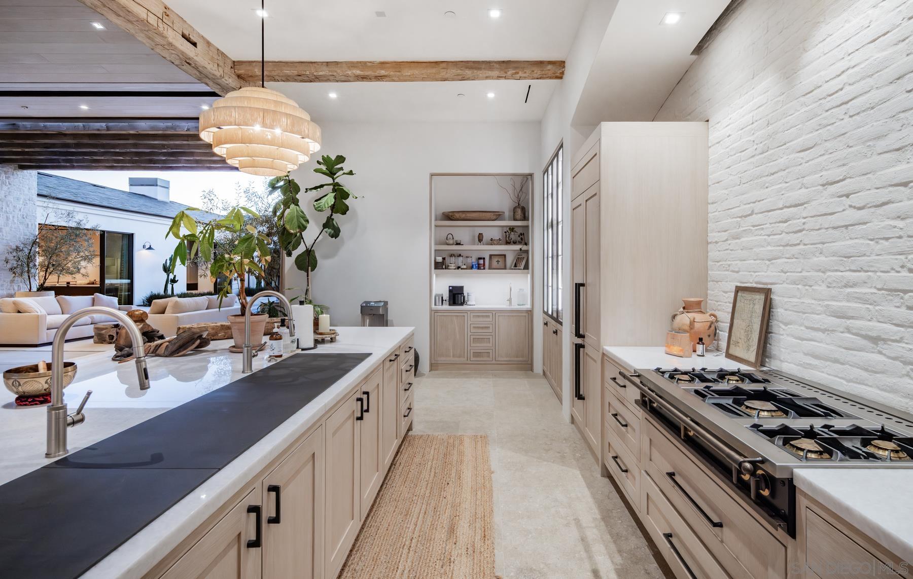 Detail Gallery Image 8 of 64 For 14783  Roxbury Terr., Rancho Santa Fe,  CA 92067 - 5 Beds | 5/3 Baths