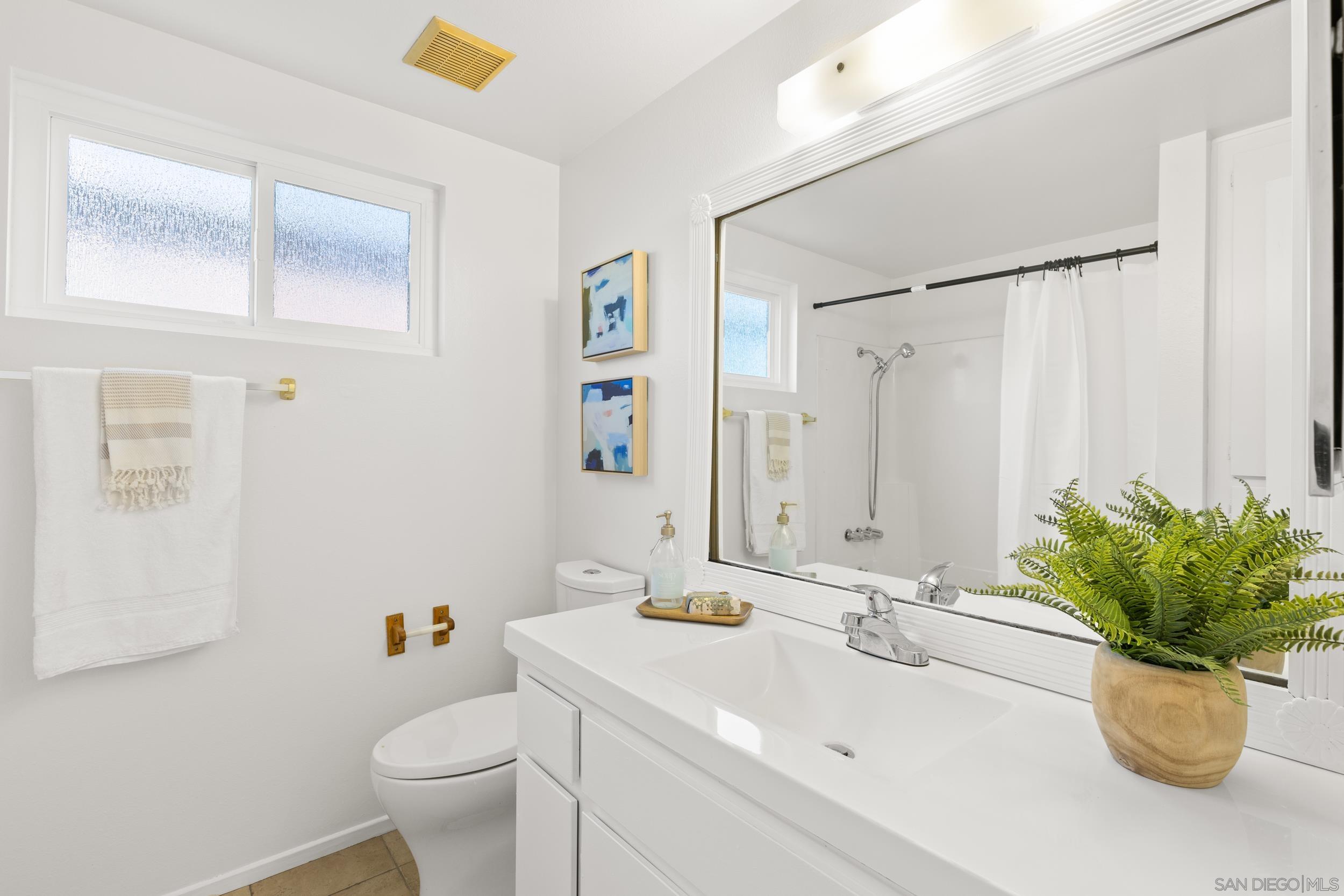 Detail Gallery Image 14 of 21 For 1333 N Ivy Street, Escondido,  CA 92026 - 3 Beds | 2 Baths