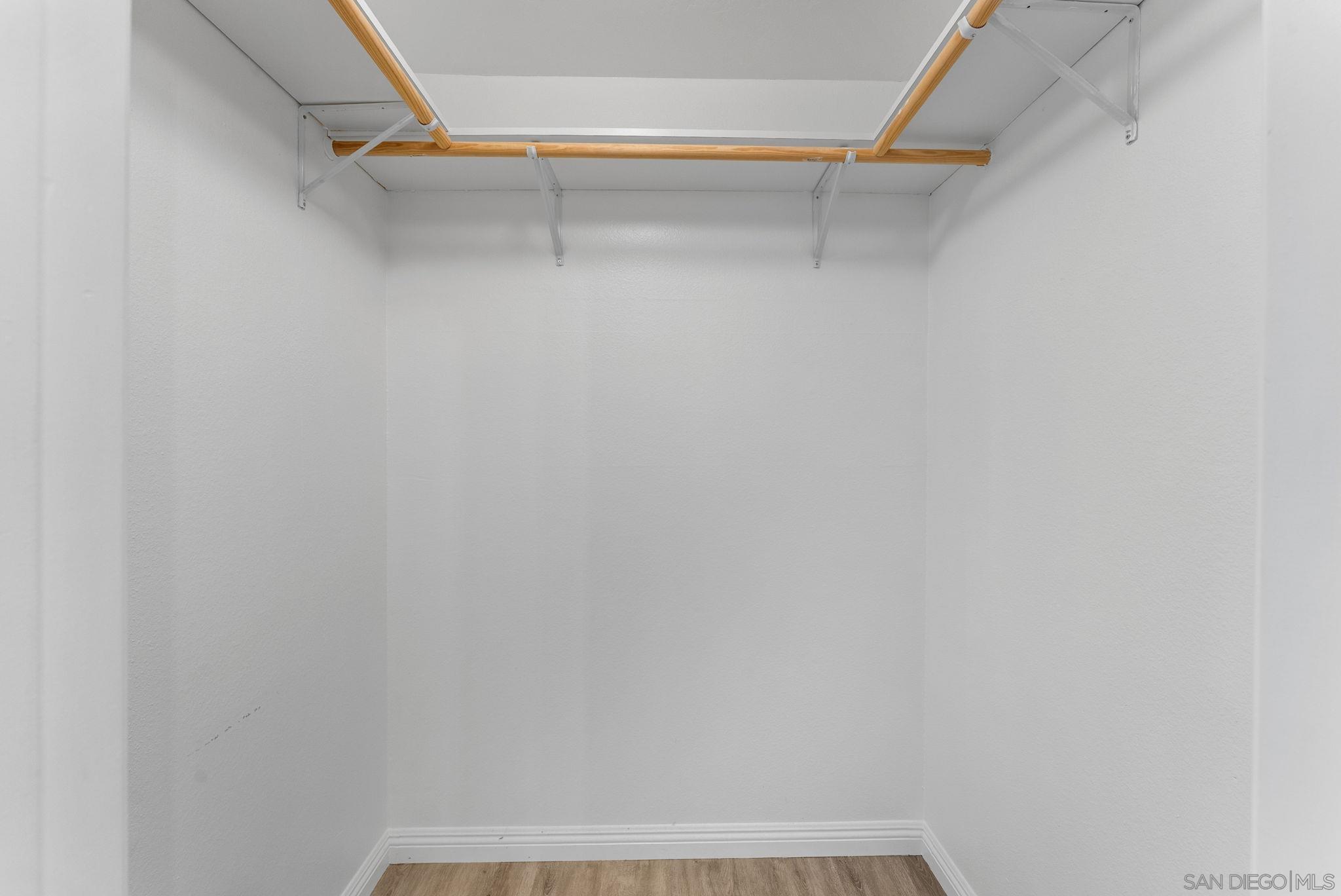 Detail Gallery Image 20 of 39 For 9401  Carlton Oaks Drive  #E,  Santee,  CA 92071 - 4 Beds | 1/1 Baths