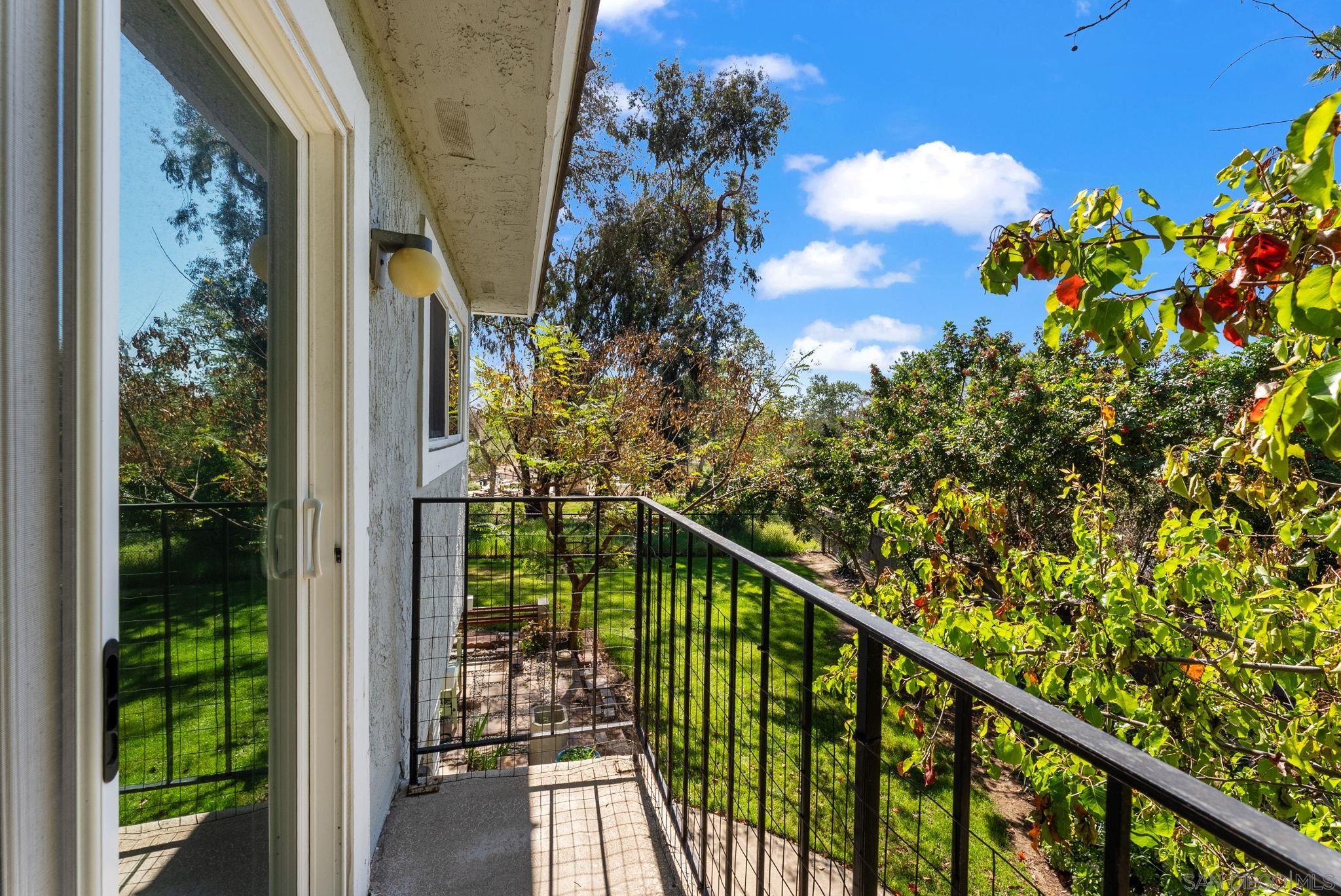 Detail Gallery Image 24 of 39 For 9401  Carlton Oaks Drive  #E,  Santee,  CA 92071 - 4 Beds | 1/1 Baths
