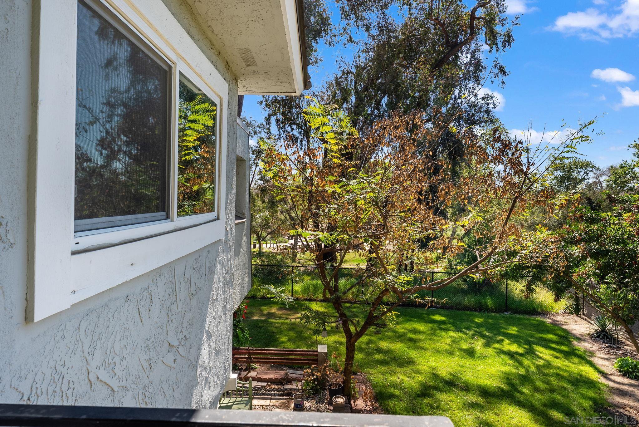 Detail Gallery Image 25 of 39 For 9401  Carlton Oaks Drive  #E,  Santee,  CA 92071 - 4 Beds | 1/1 Baths