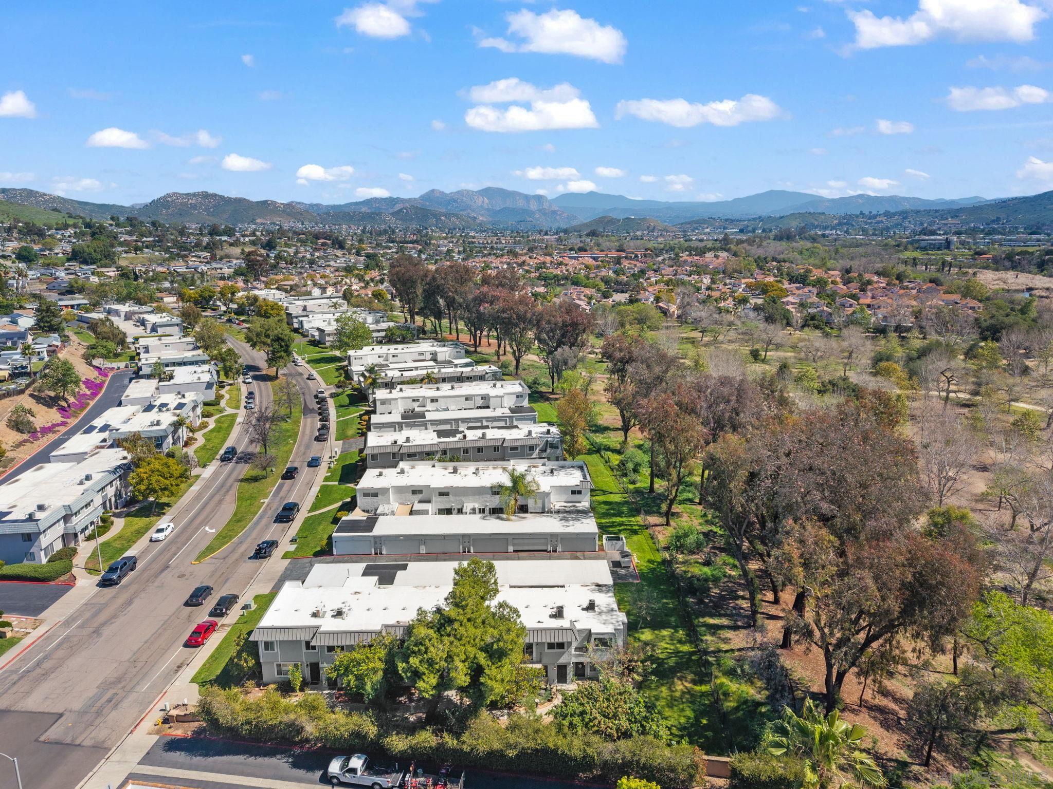 Detail Gallery Image 34 of 39 For 9401  Carlton Oaks Drive  #E,  Santee,  CA 92071 - 4 Beds | 1/1 Baths