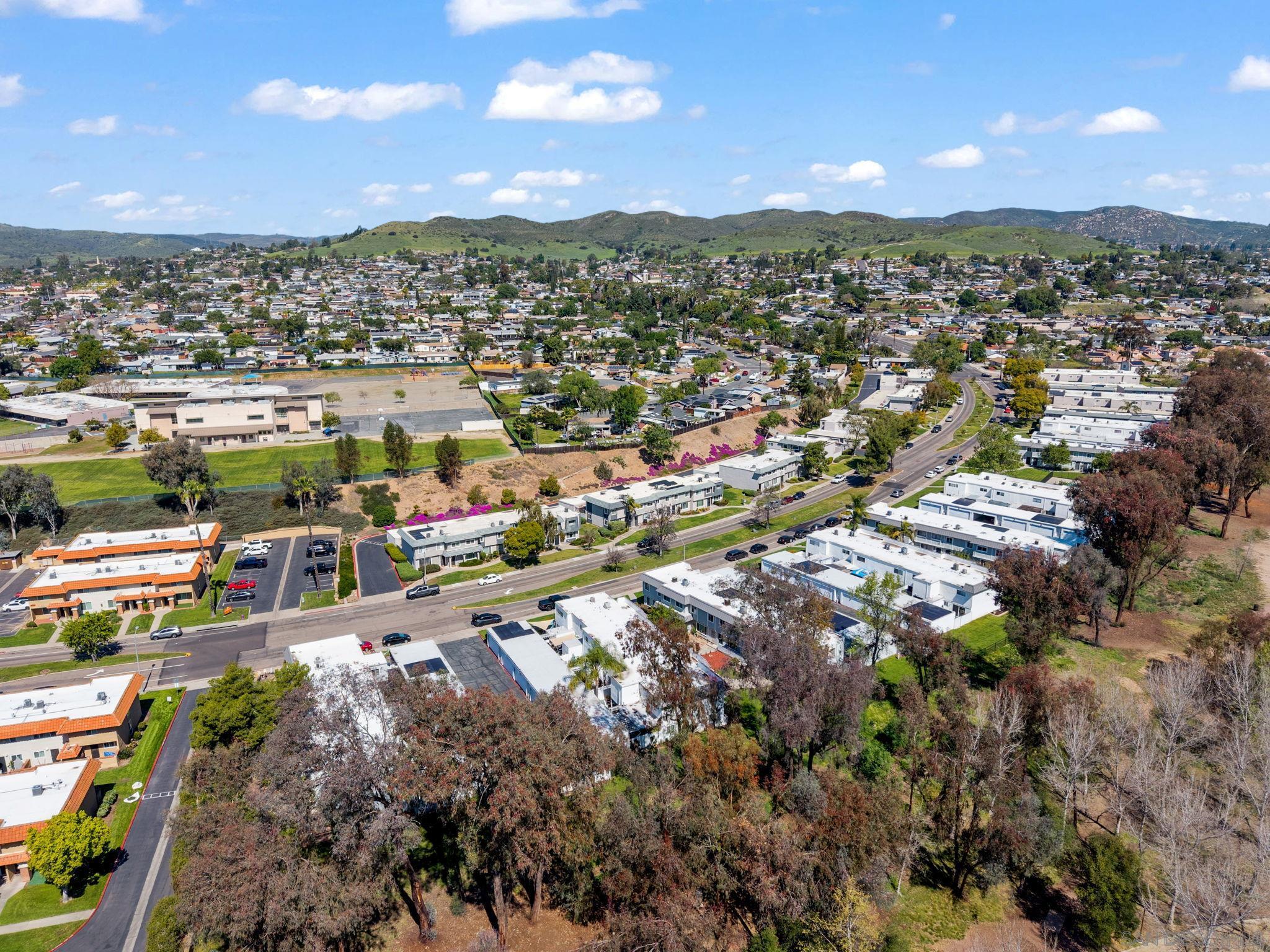 Detail Gallery Image 35 of 39 For 9401  Carlton Oaks Drive  #E,  Santee,  CA 92071 - 4 Beds | 1/1 Baths
