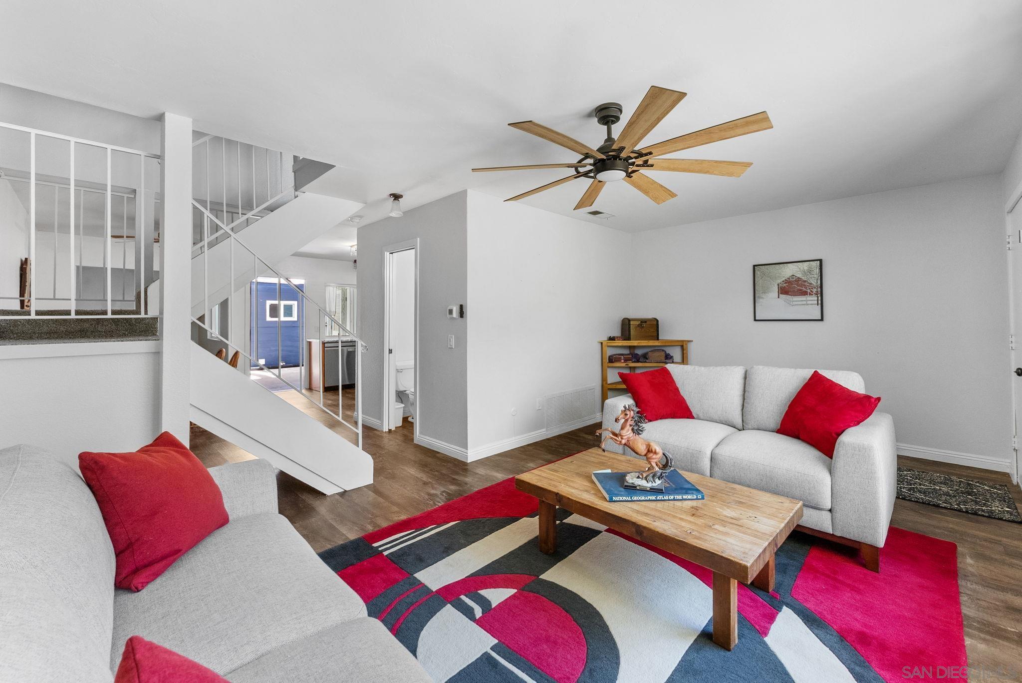 Detail Gallery Image 6 of 39 For 9401  Carlton Oaks Drive  #E,  Santee,  CA 92071 - 4 Beds | 1/1 Baths