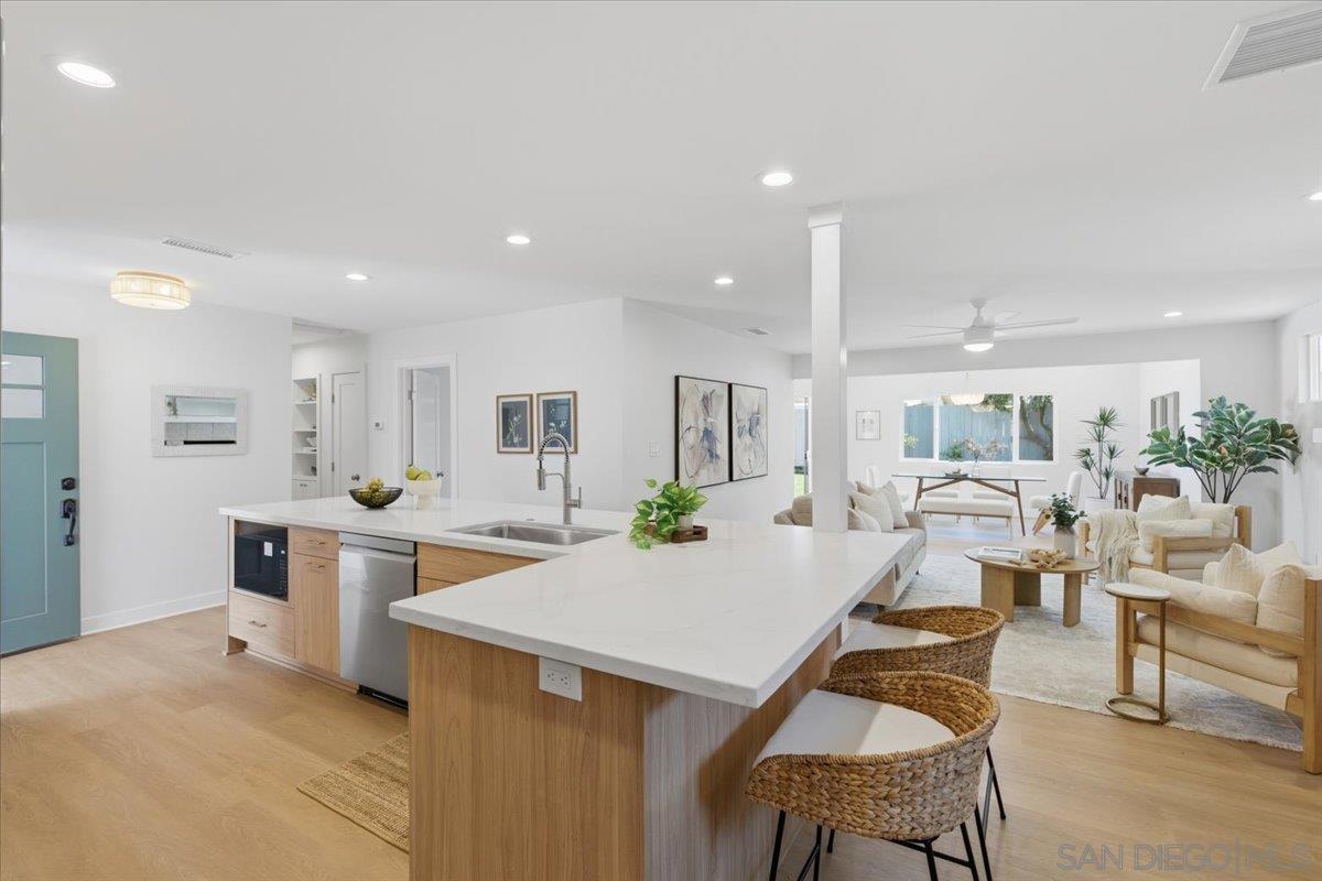 Detail Gallery Image 6 of 33 For 1361  California, Imperial Beach,  CA 91932 - 3 Beds | 2 Baths