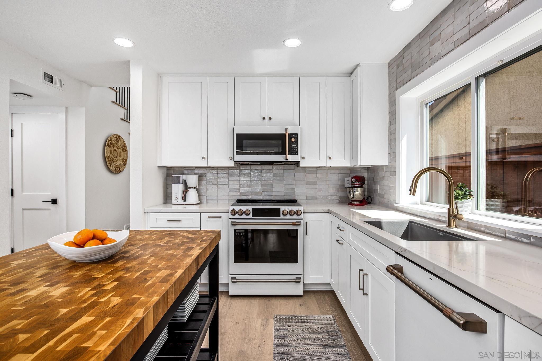 Detail Gallery Image 12 of 66 For 7053  Snapdragon  Dr, Carlsbad,  CA 92011 - 4 Beds | 2/1 Baths