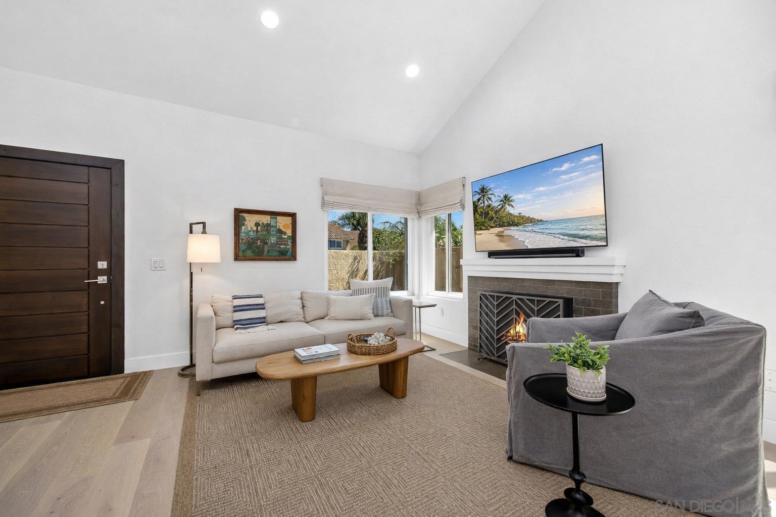 Detail Gallery Image 4 of 66 For 7053  Snapdragon  Dr, Carlsbad,  CA 92011 - 4 Beds | 2/1 Baths