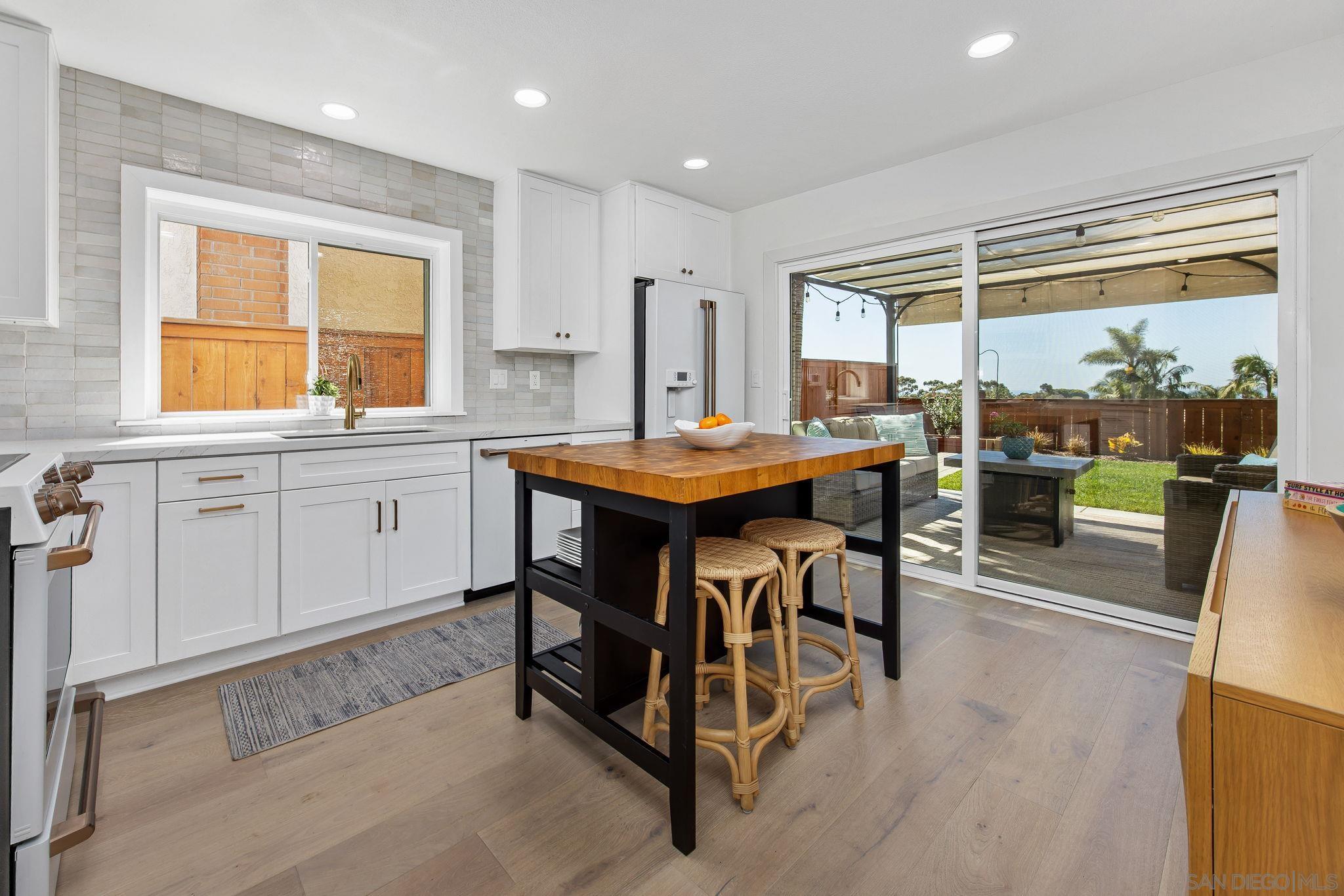 Detail Gallery Image 8 of 66 For 7053  Snapdragon  Dr, Carlsbad,  CA 92011 - 4 Beds | 2/1 Baths