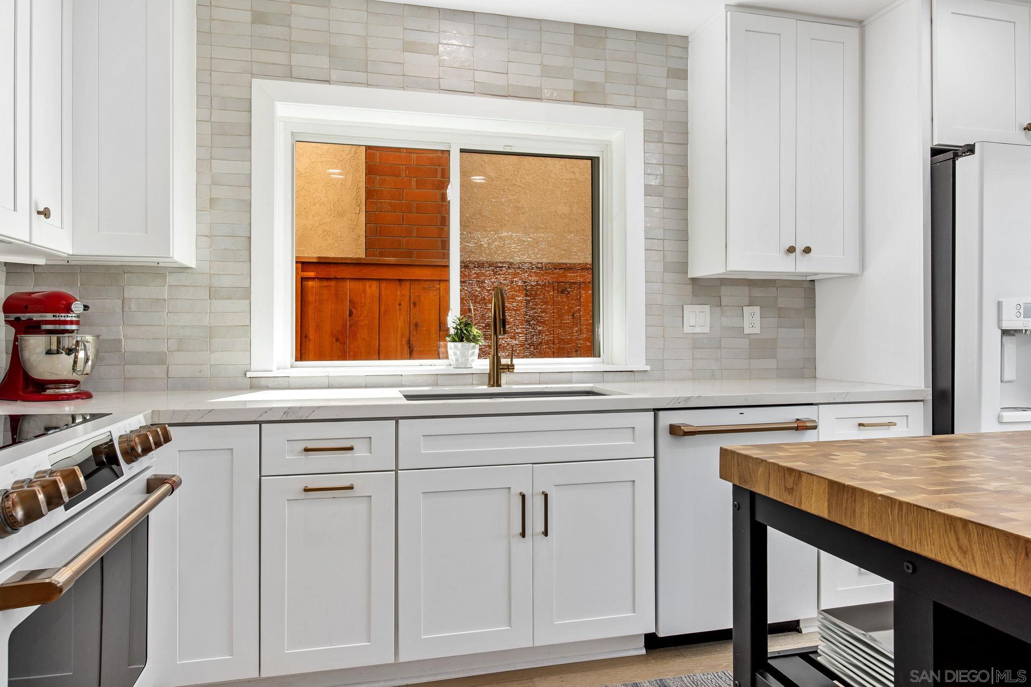 Detail Gallery Image 9 of 66 For 7053  Snapdragon  Dr, Carlsbad,  CA 92011 - 4 Beds | 2/1 Baths