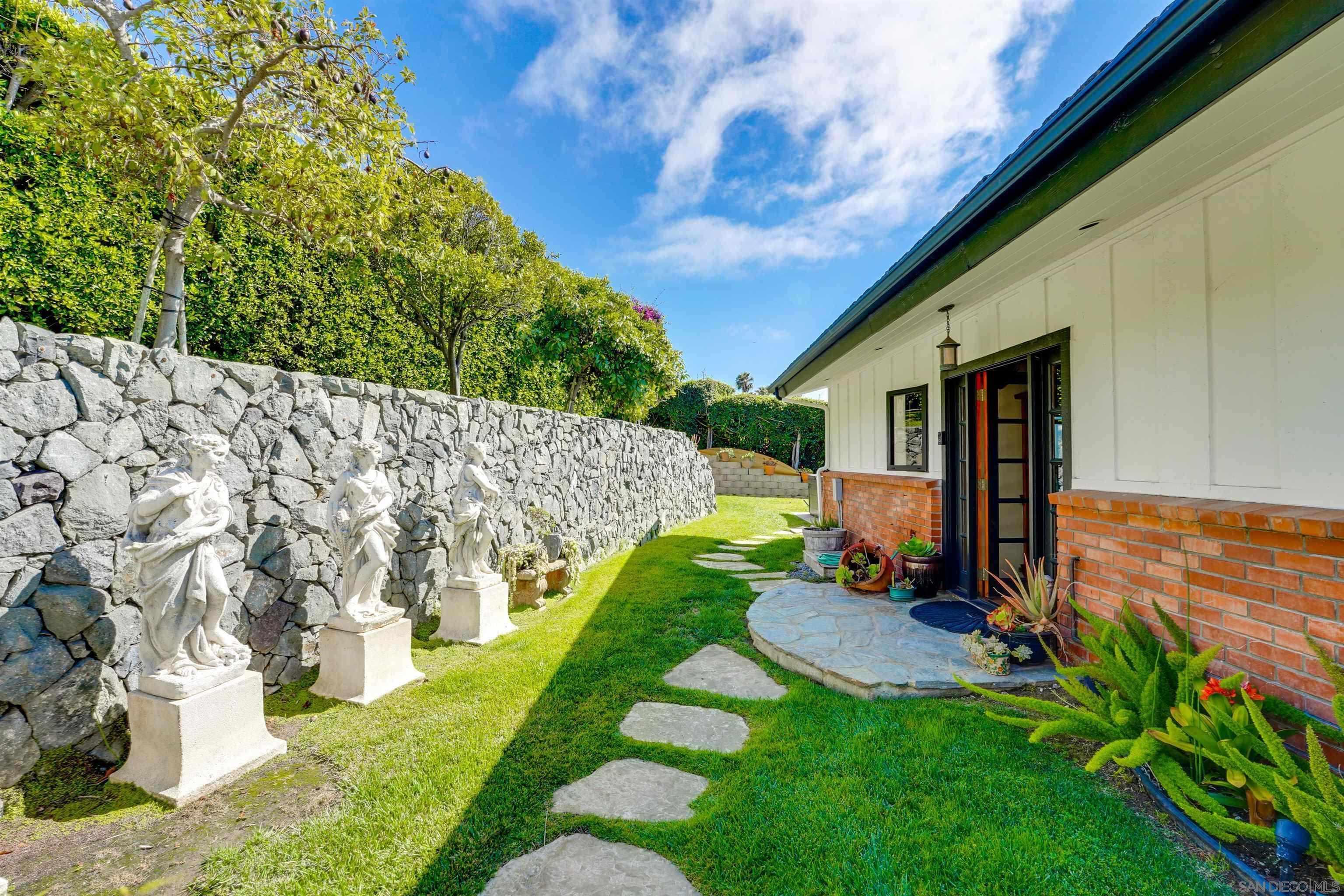 Detail Gallery Image 7 of 23 For 6435  El Camino Del Teatro, La Jolla,  CA 92037 - 0 Beds | 1 Baths