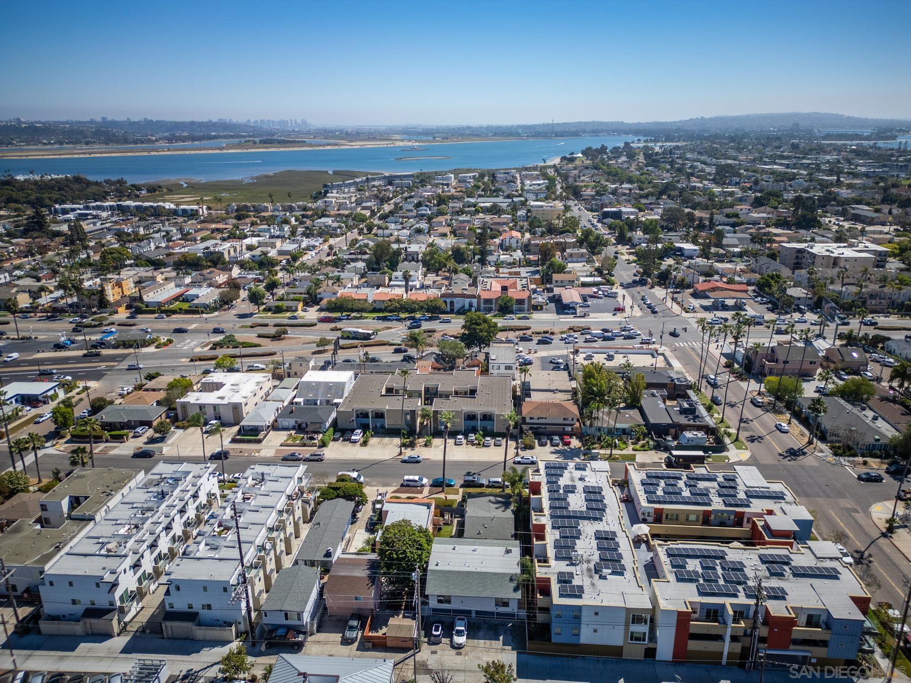 Detail Gallery Image 9 of 18 For 1930-34  Hornblend Street, San Diego,  CA 92109 - – Beds | – Baths